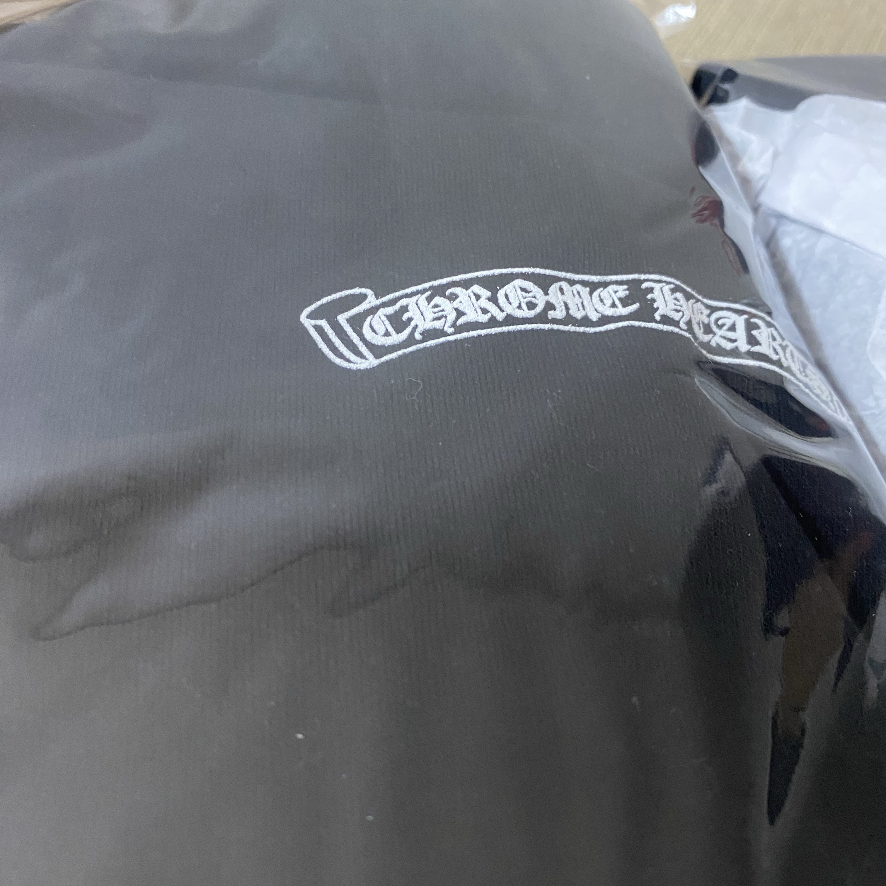 Chrome Hearts Scroll Logo Hoodie Black 착용 스타일