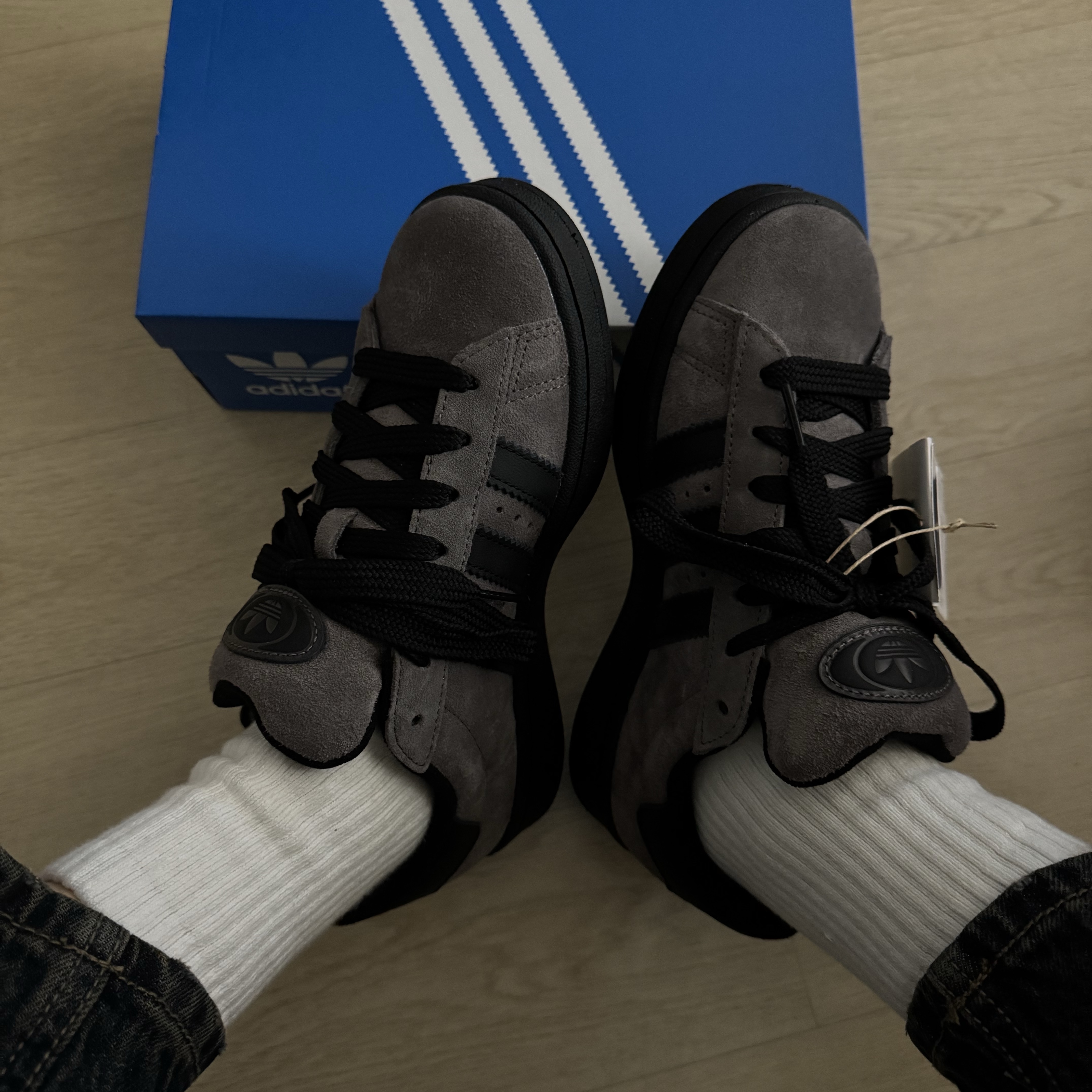 Adidas Campus 00s Charcoal Core Black 착용 스타일