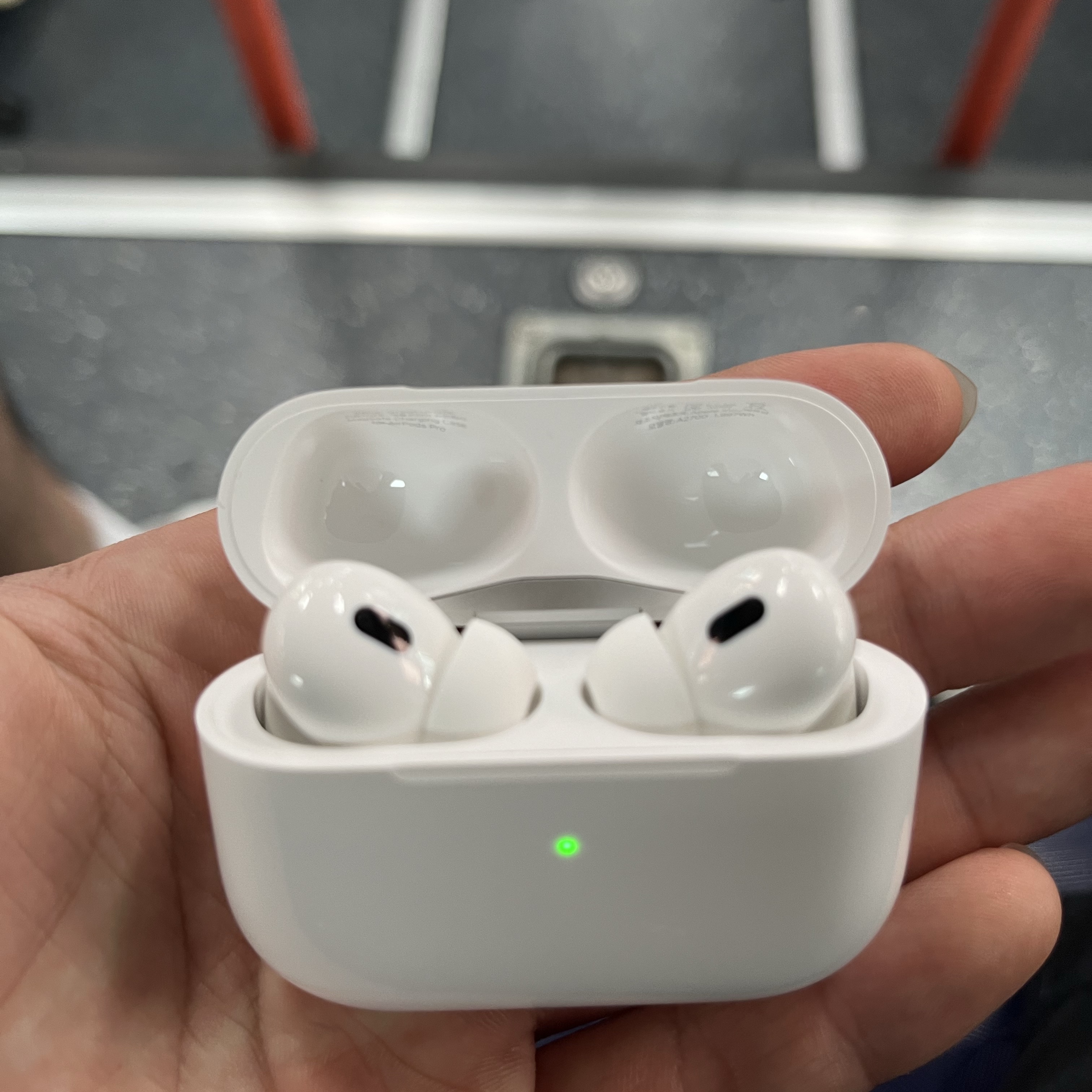 Apple AirPods Pro 2nd Gen (Korean Ver.) 착용 스타일
