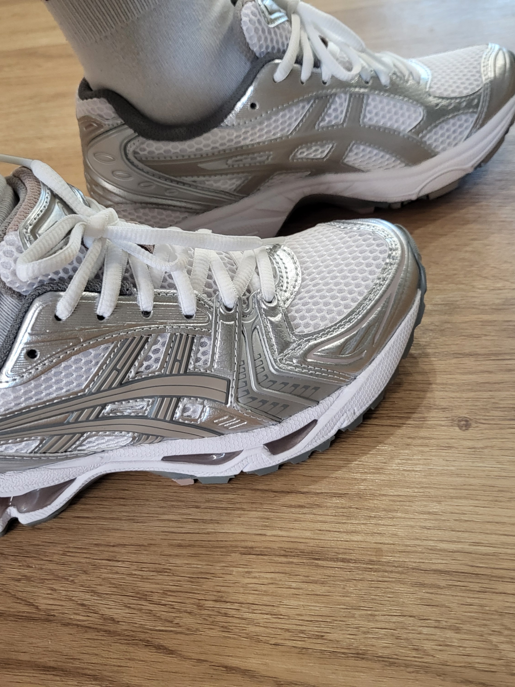 (W) Asics Gel-Kayano 14 White Moonrock 착용 스타일