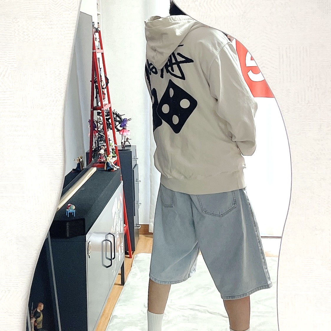 Stussy Dice Pigment Dyed Hoodie Natural, Supreme Baggy Denim Short Washed Indigo - 24SS 착용 스타일 - 2