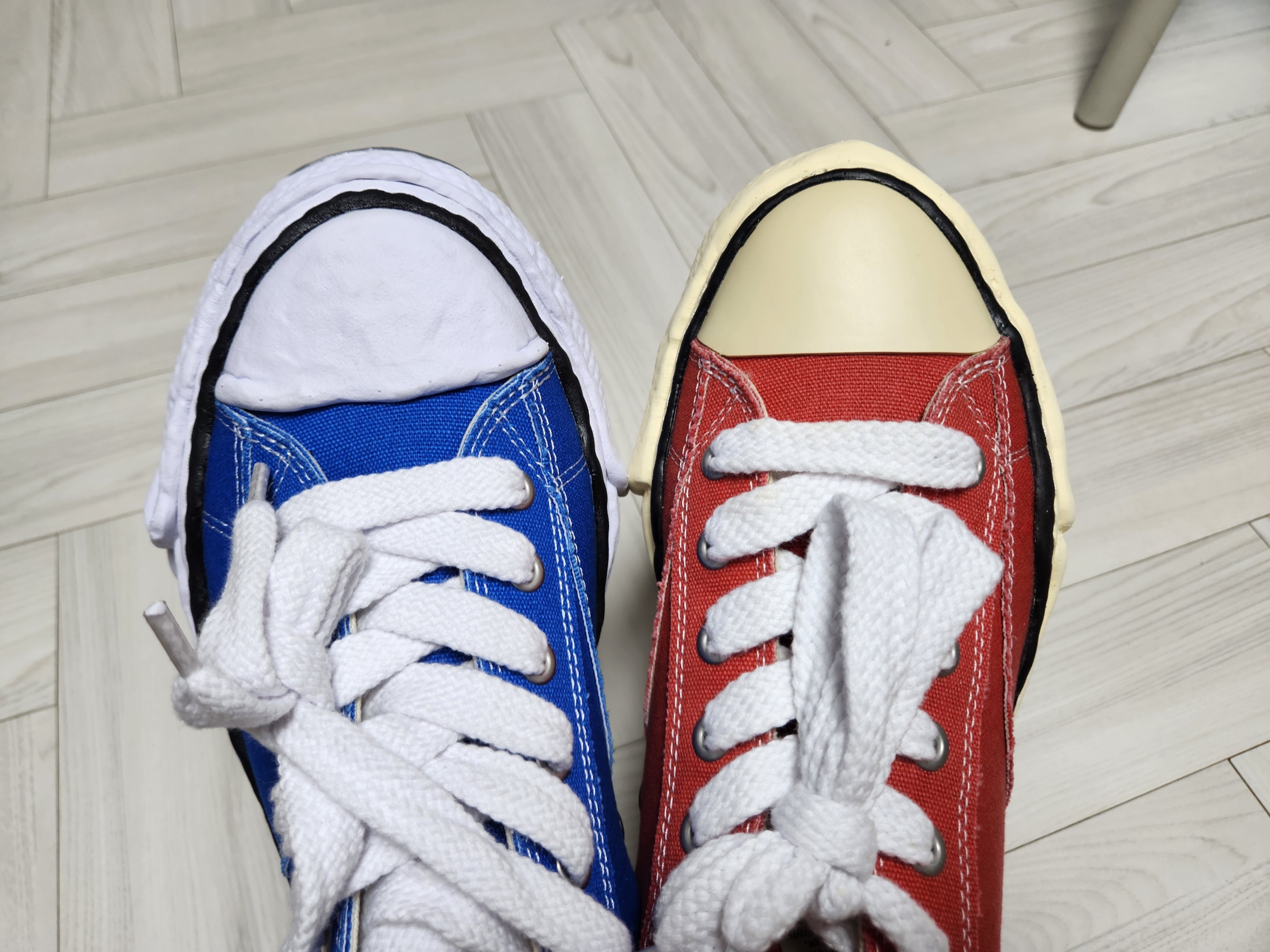 Maison Mihara Yasuhiro Peterson23 OG Sole Canvas Low-top Sneakers CL Blue, Maison Mihara Yasuhiro Peterson VL OG Sole Canvas Low-top Sneakers Orange 착용 스타일 - 5
