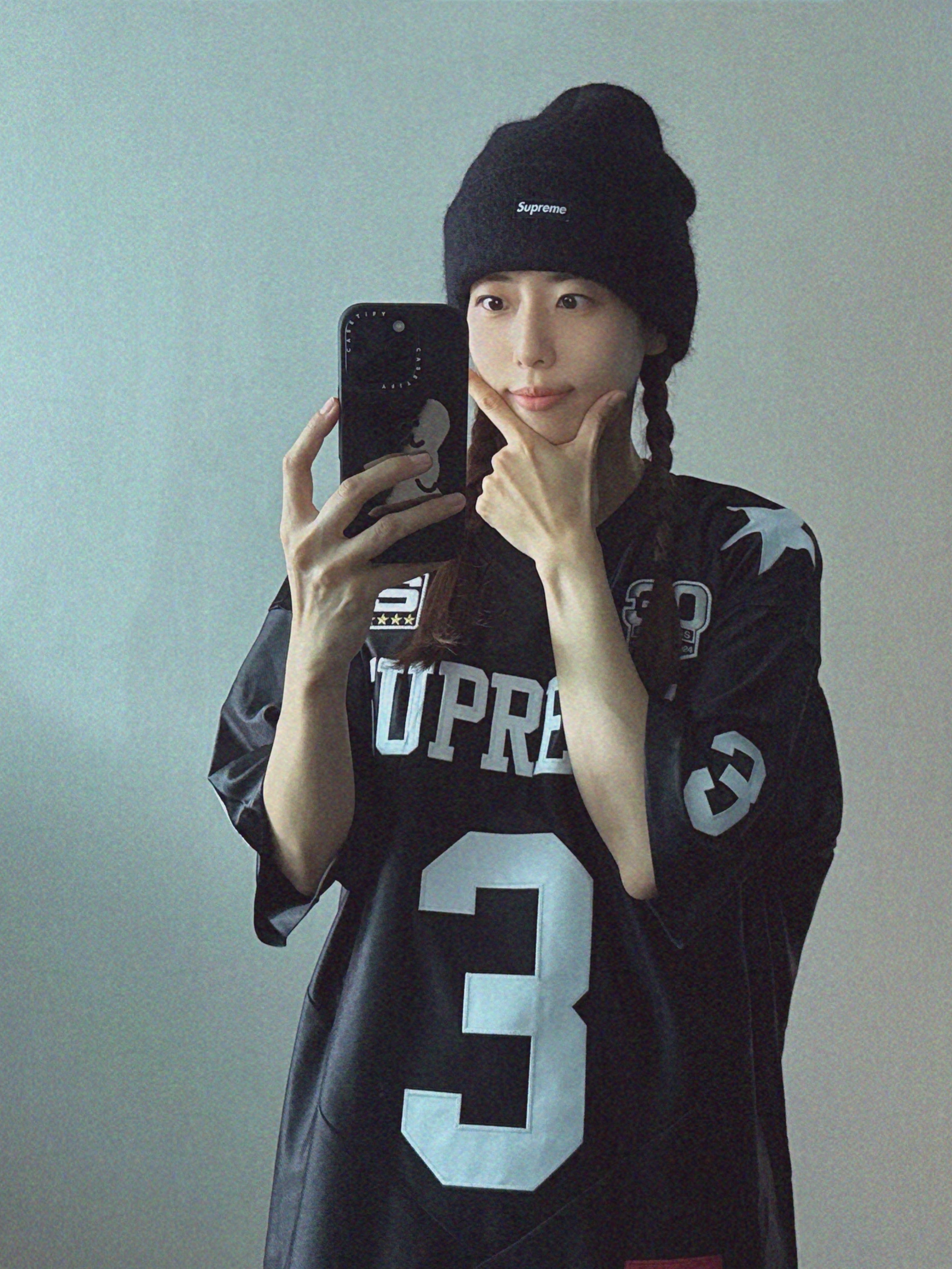 Supreme Star Football Jersey Black - 24FW, Supreme Mohair Beanie Black - 23FW 착용 스타일 - 2