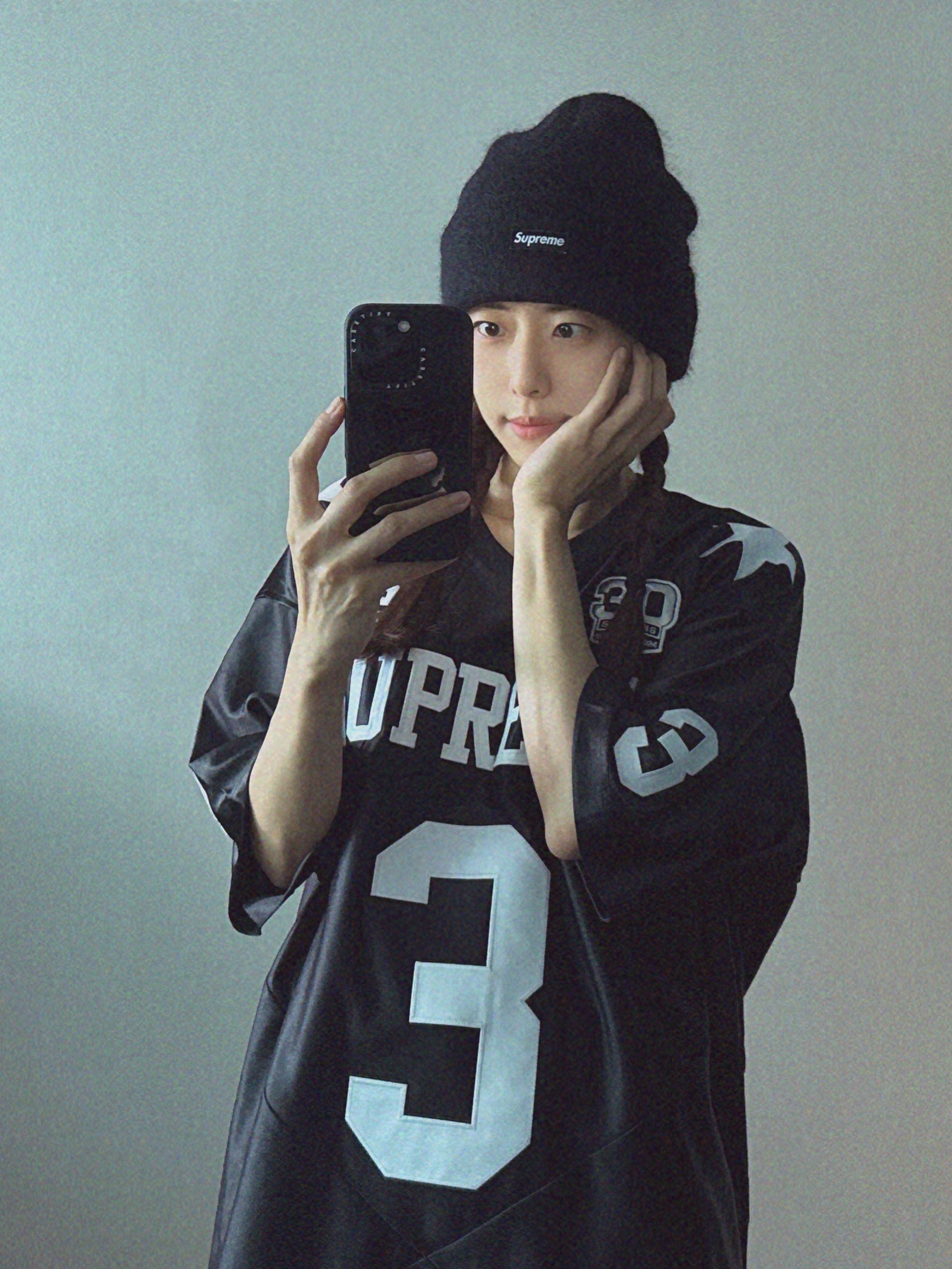 Supreme Star Football Jersey Black - 24FW, Supreme Mohair Beanie Black - 23FW 착용 스타일 - 1