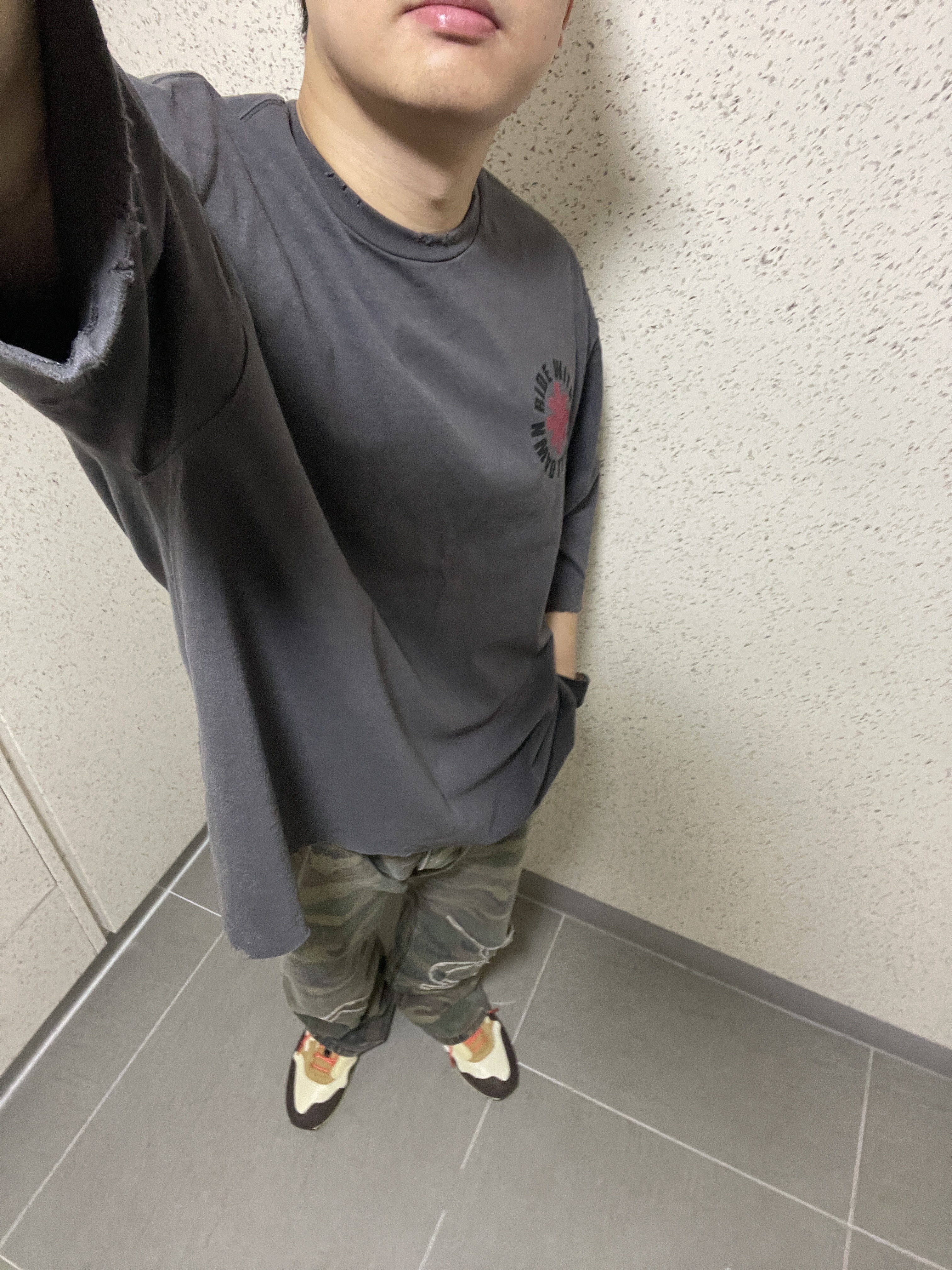 Nike x Travis Scott Air Max 1 Cact.us Brown 착용 스타일 - 1