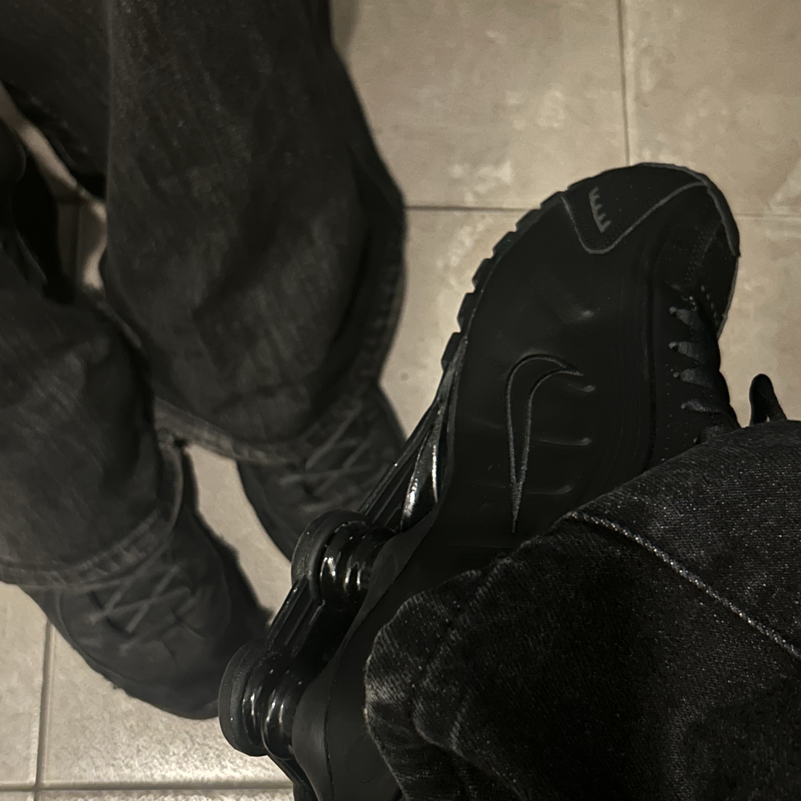 (W) Nike Shox R4 Black, Nike x Stussy Air Penny II Black 착용 스타일