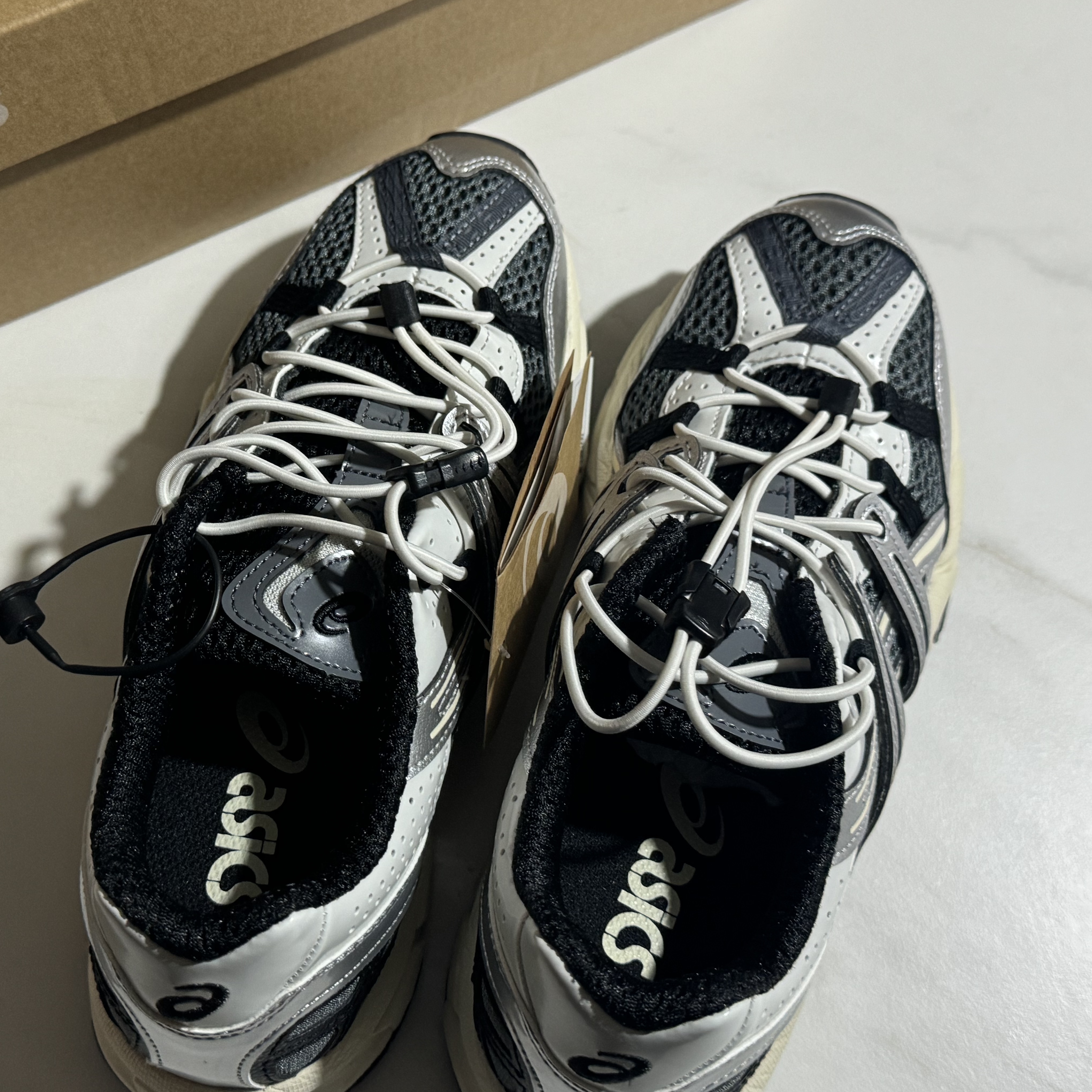 Asics Unlimited Gel-Sonoma 15-50 Steel Grey Pure Silver 착용 스타일