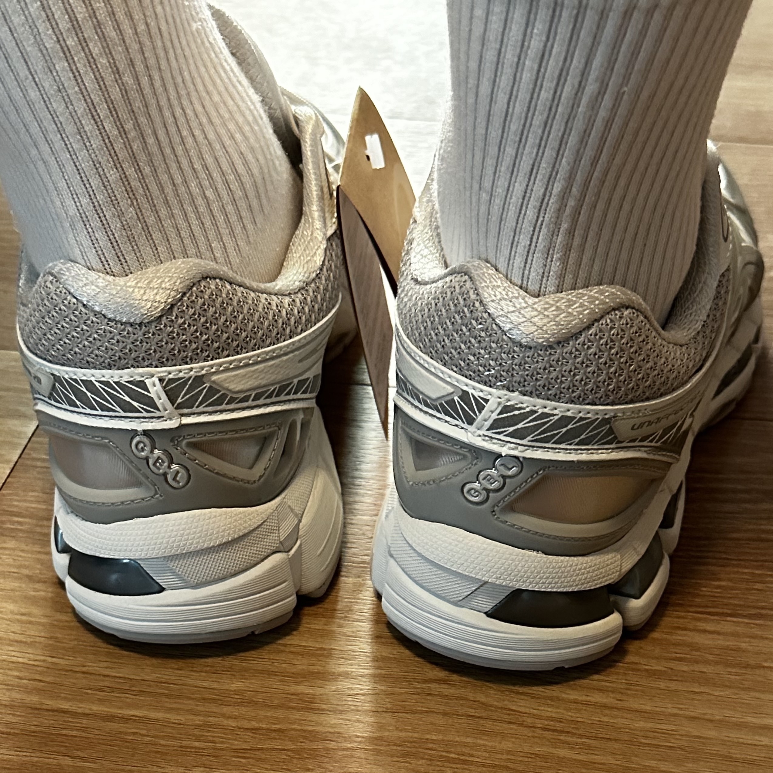 Asics x Unaffected Gel-Kayano 20 Cream Lake Grey 착용 스타일 - 4