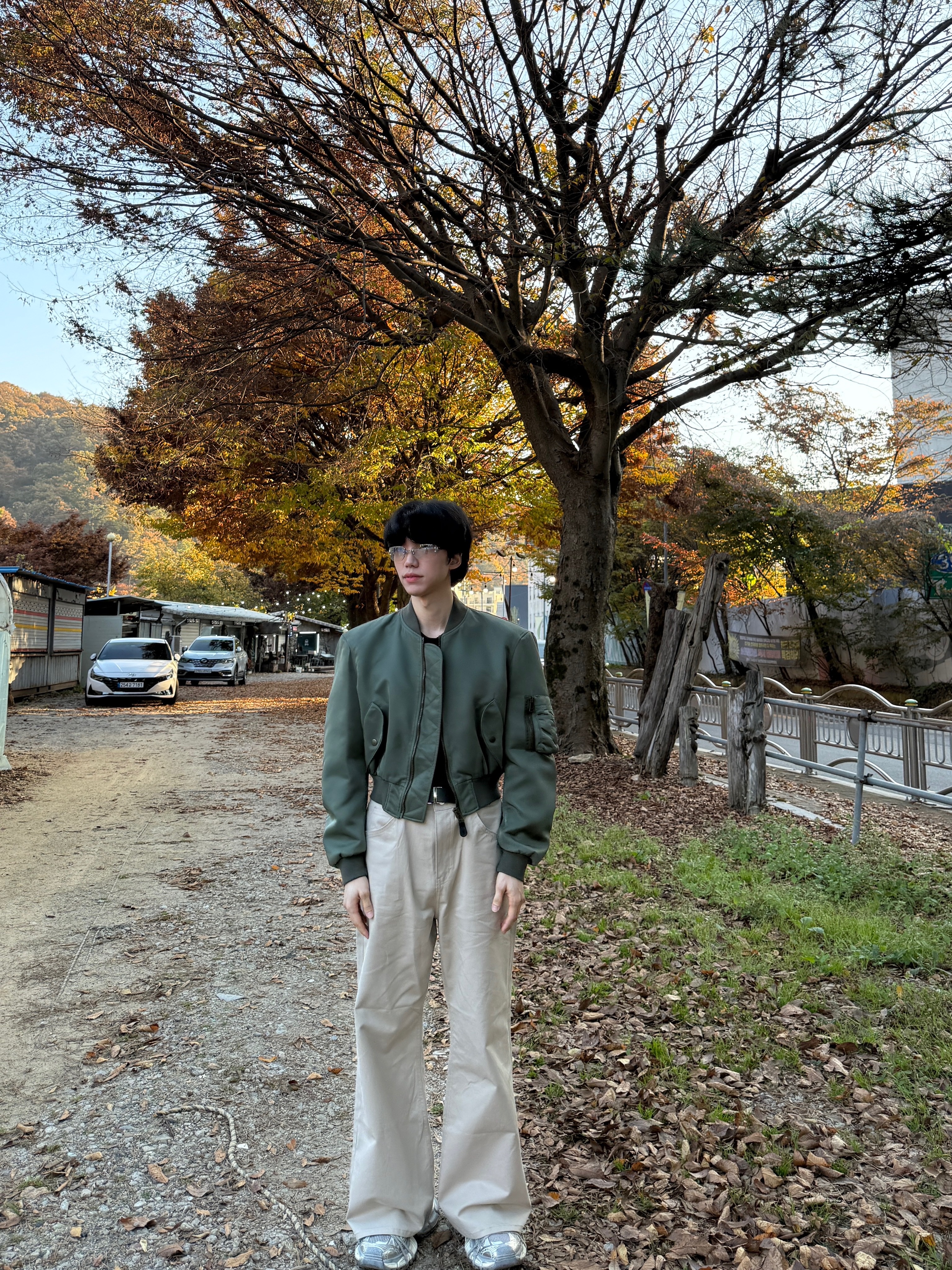 Balenciaga Bomber Dark Green, Balenciaga 3XL Sneakers Light Beige 착용 스타일 - 3