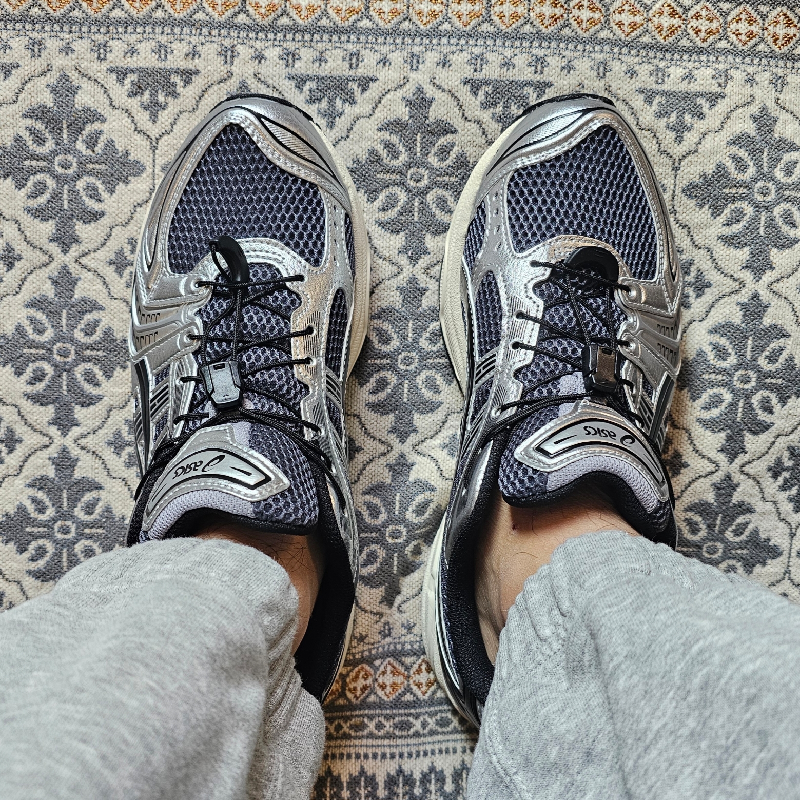 Asics Unlimited Gel-Kayano 14 Carrier Grey Black 착용 스타일