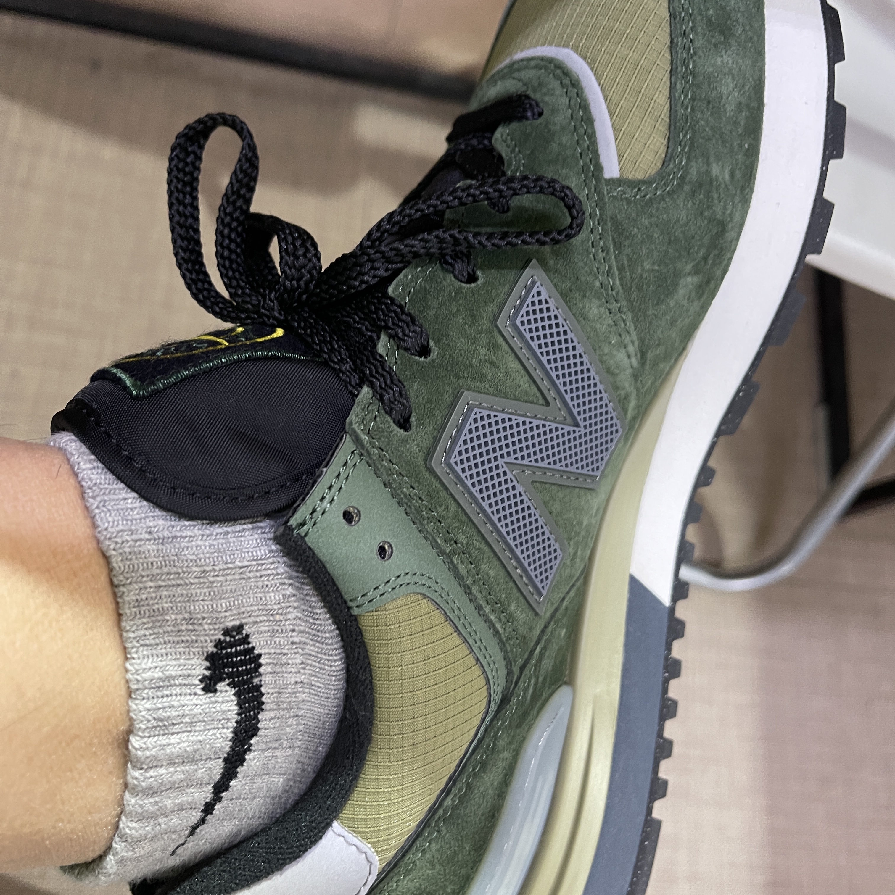 New Balance x Stone Island 574 Legacy Dark Green 착용 스타일 - 2