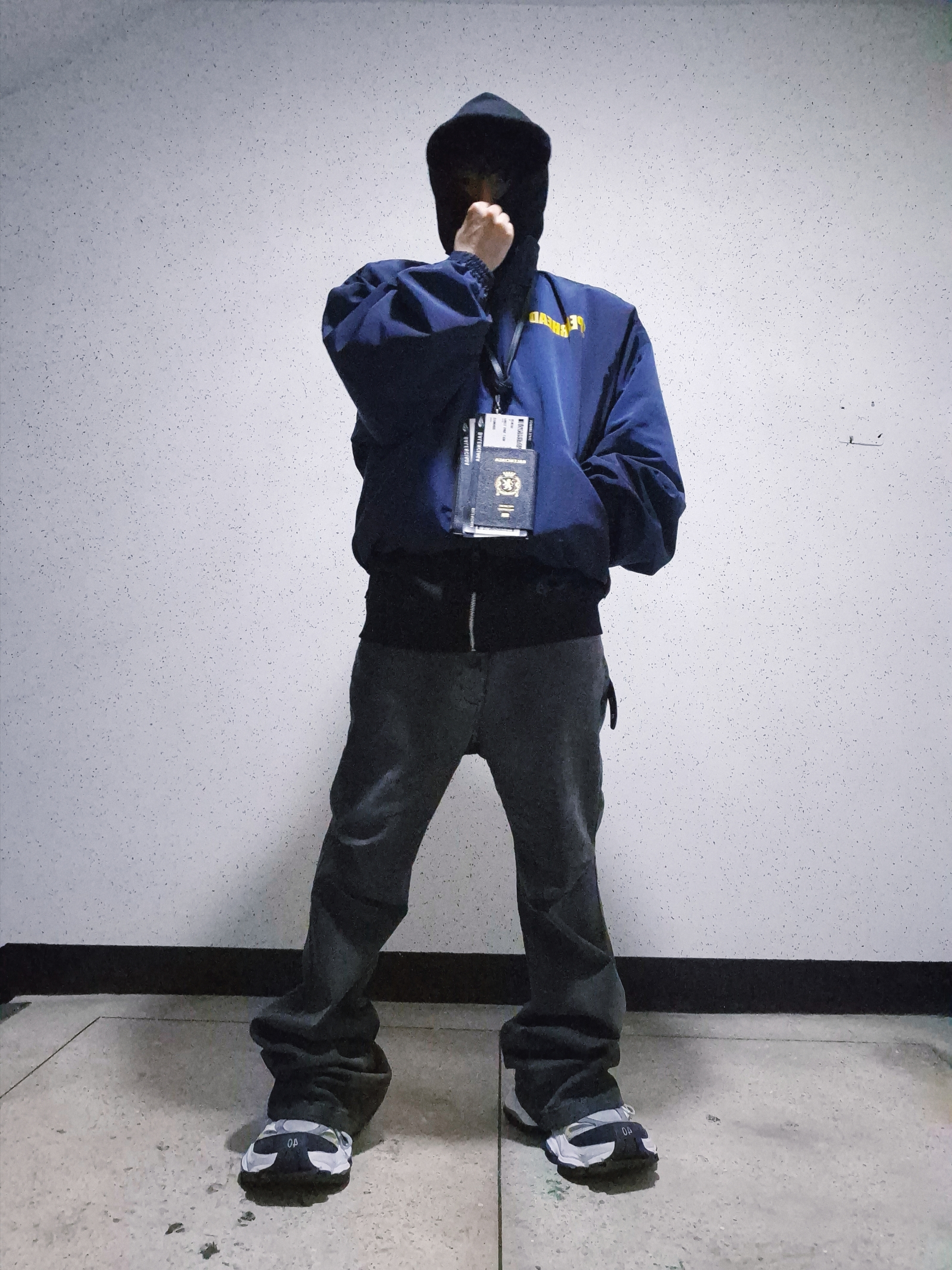 VENDORS Full DU$K Flared Pants Gray, Undermycar Maigan Padded Shoulder Zip-Up Blouson India Ink - 23FW 착용 스타일 - 4