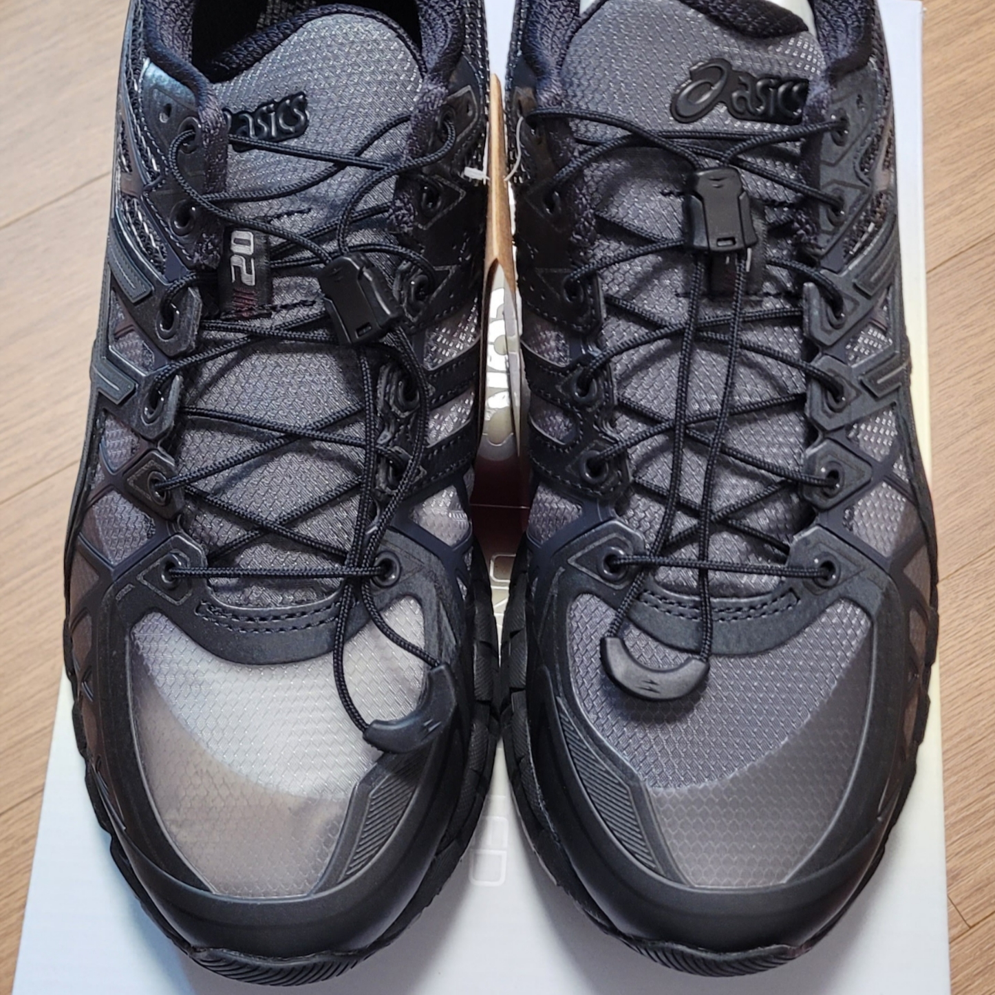 Asics x Unaffected Gel-Kayano 20 Obsidian Grey Black 착용 스타일 - 3