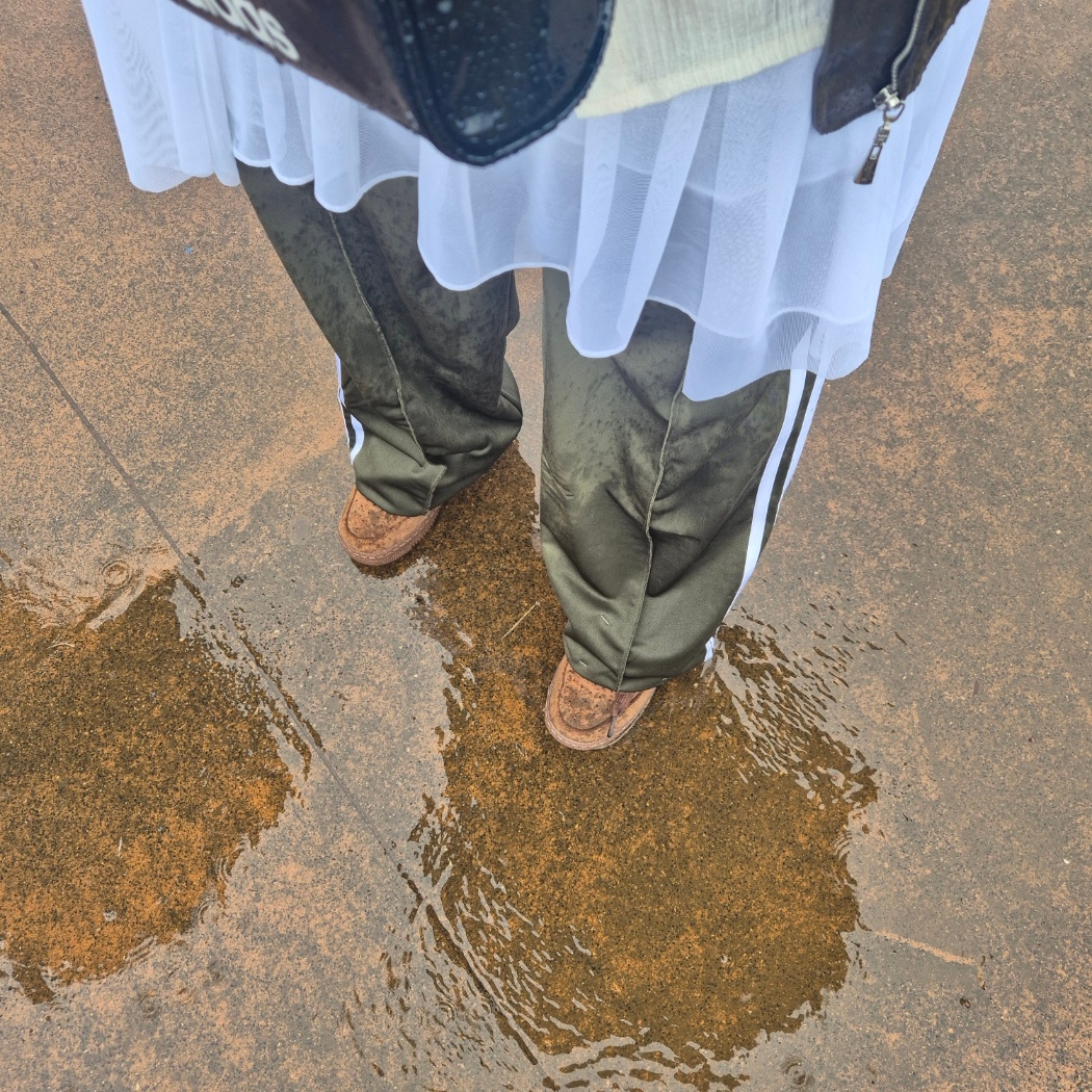 (W) Adidas Firebird Loose Track Pants Olive Strata - KR Sizing, (W) Nike Air Force 1 '07 Cacao Wow 착용 스타일