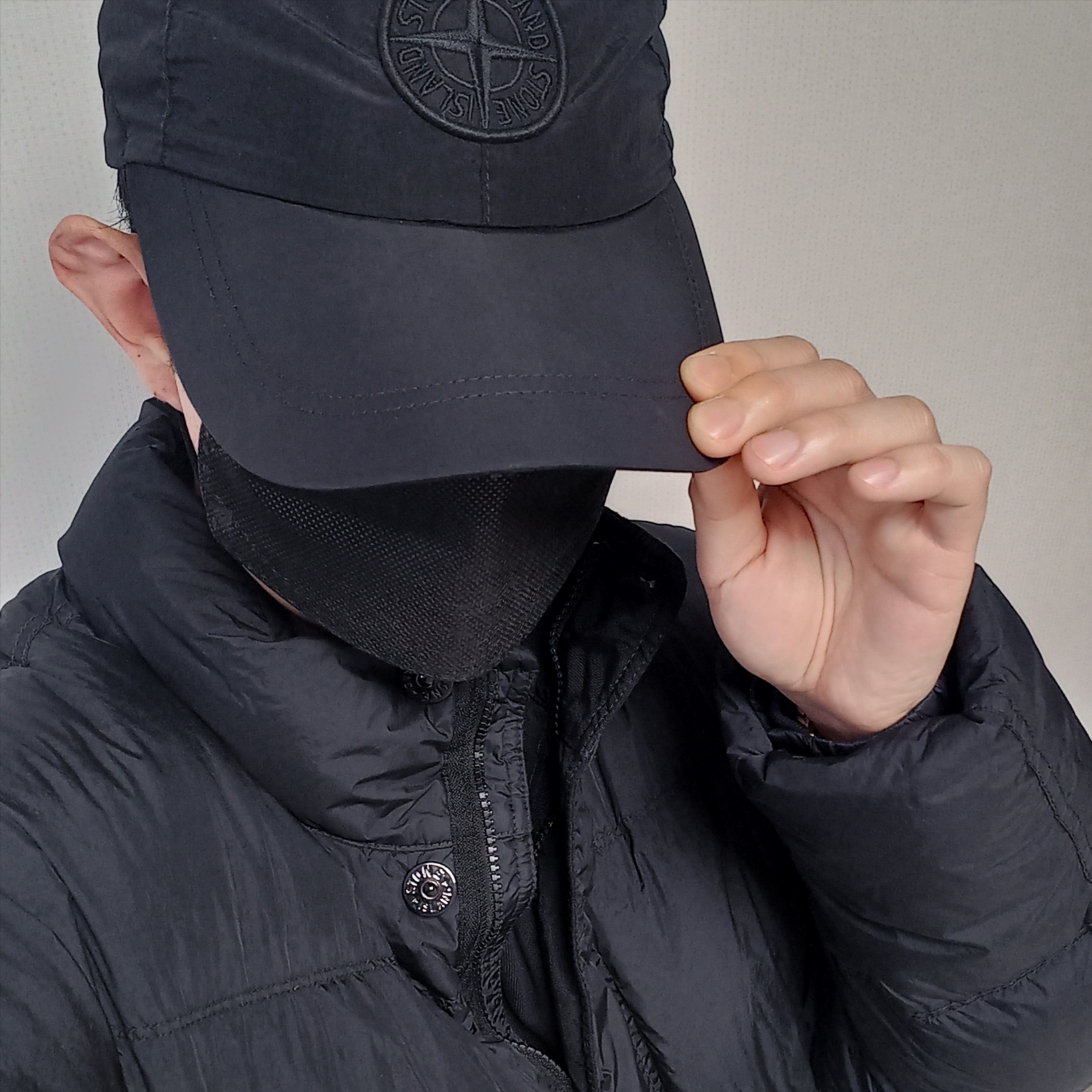 Stone Island 40123 Garment Dyed Crinkle Reps R-NY Down Jacket Black - 24FW, New Balance x Stone Island 991v2 Made in UK Black 착용 스타일 - 4