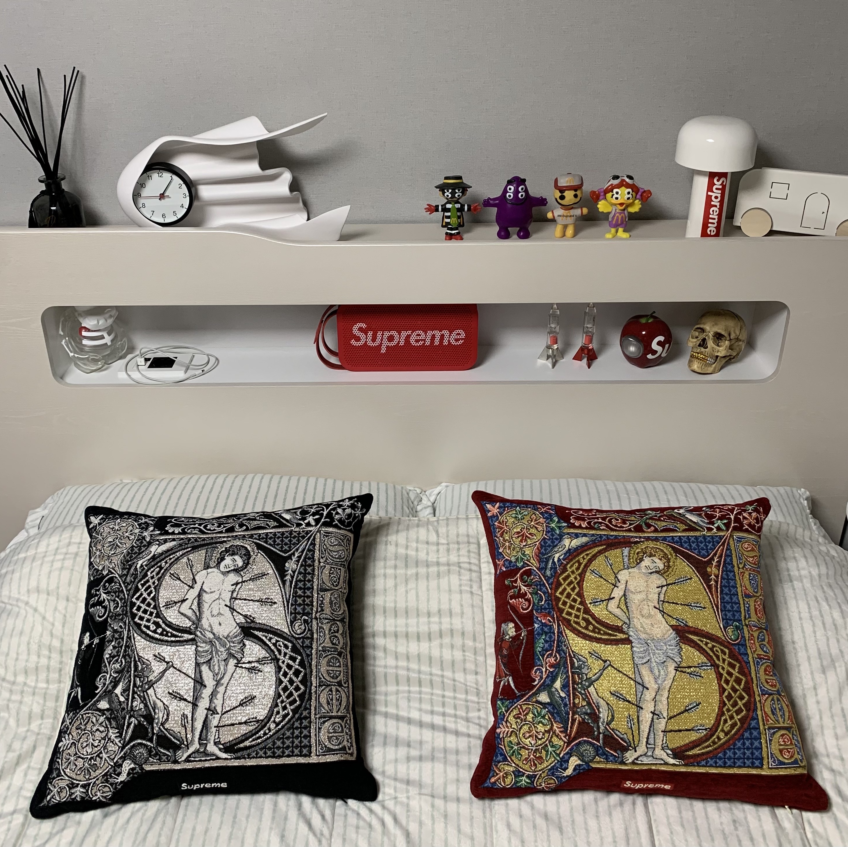 Supreme 24ss Jules Pansu Saint Pillow