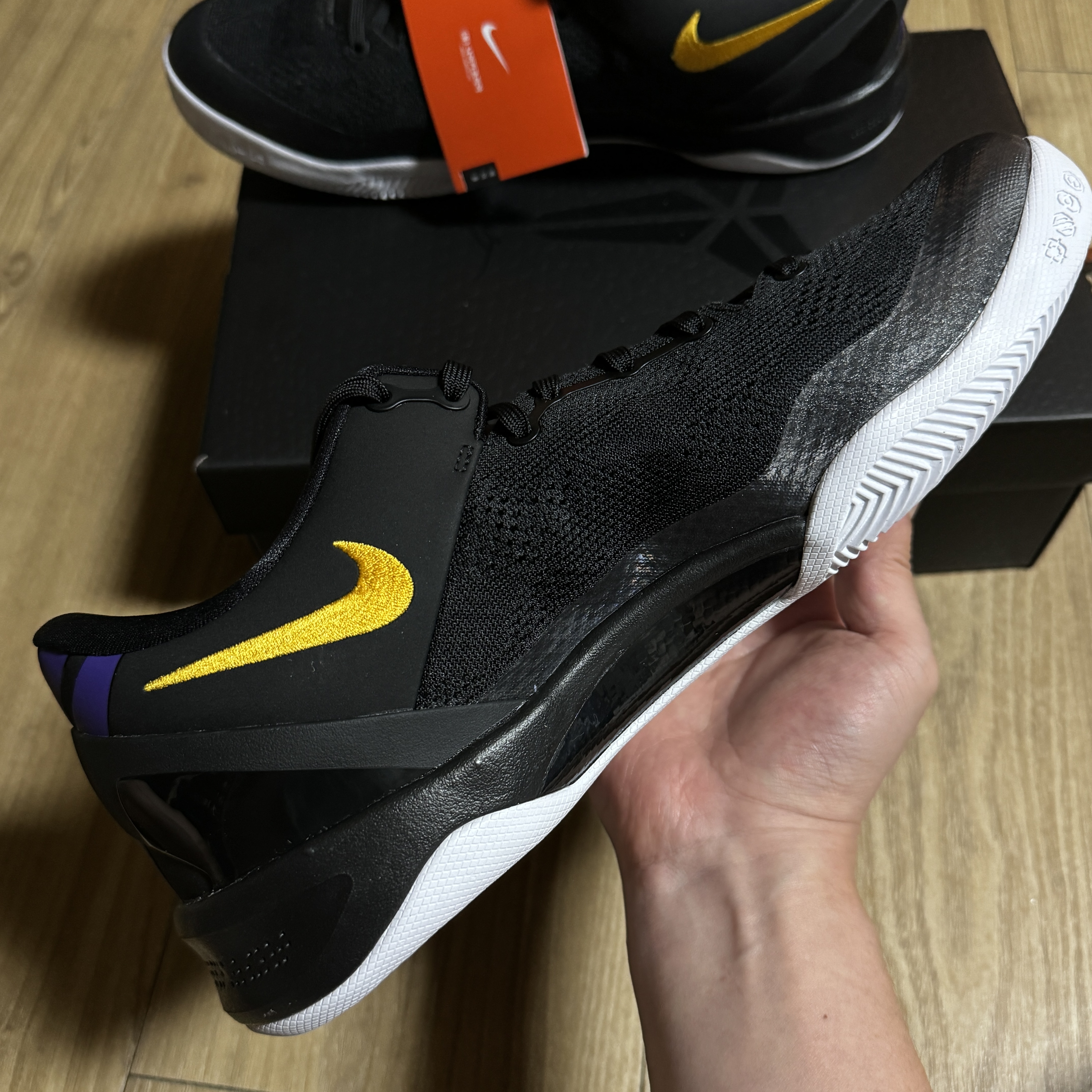 Nike Kobe 8 Protro Black and University Gold 착용 스타일 - 4