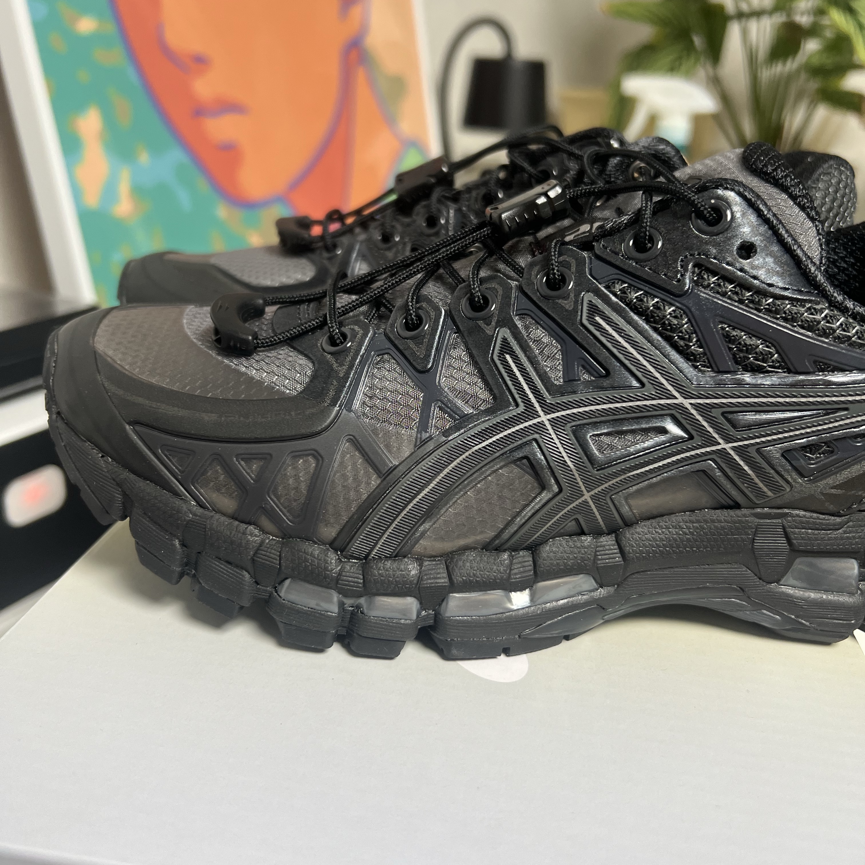 Asics x Unaffected Gel-Kayano 20 Obsidian Grey Black 착용 스타일 - 2