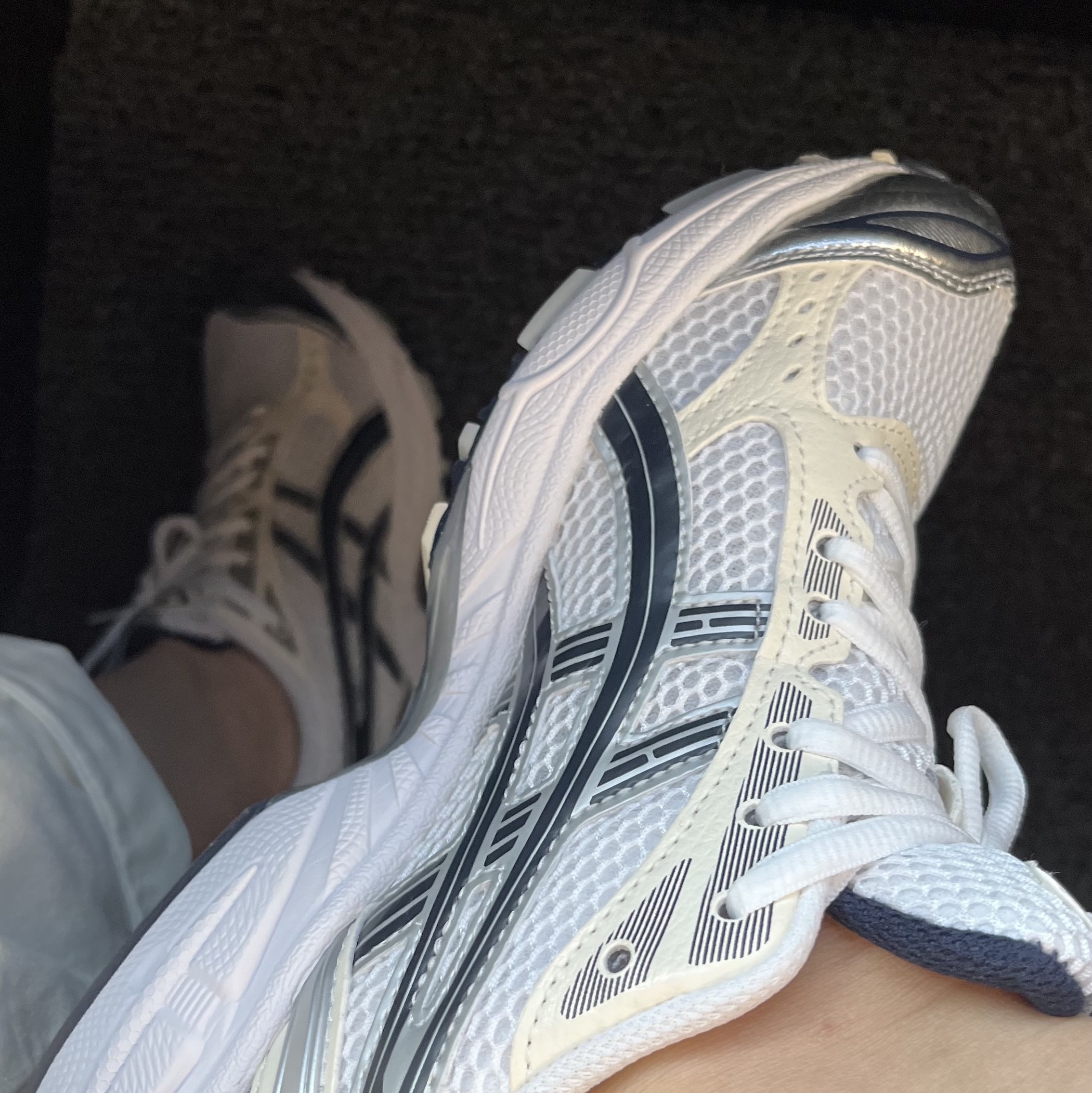(W) Asics Gel-Kayano 14 White Midnight 착용 스타일