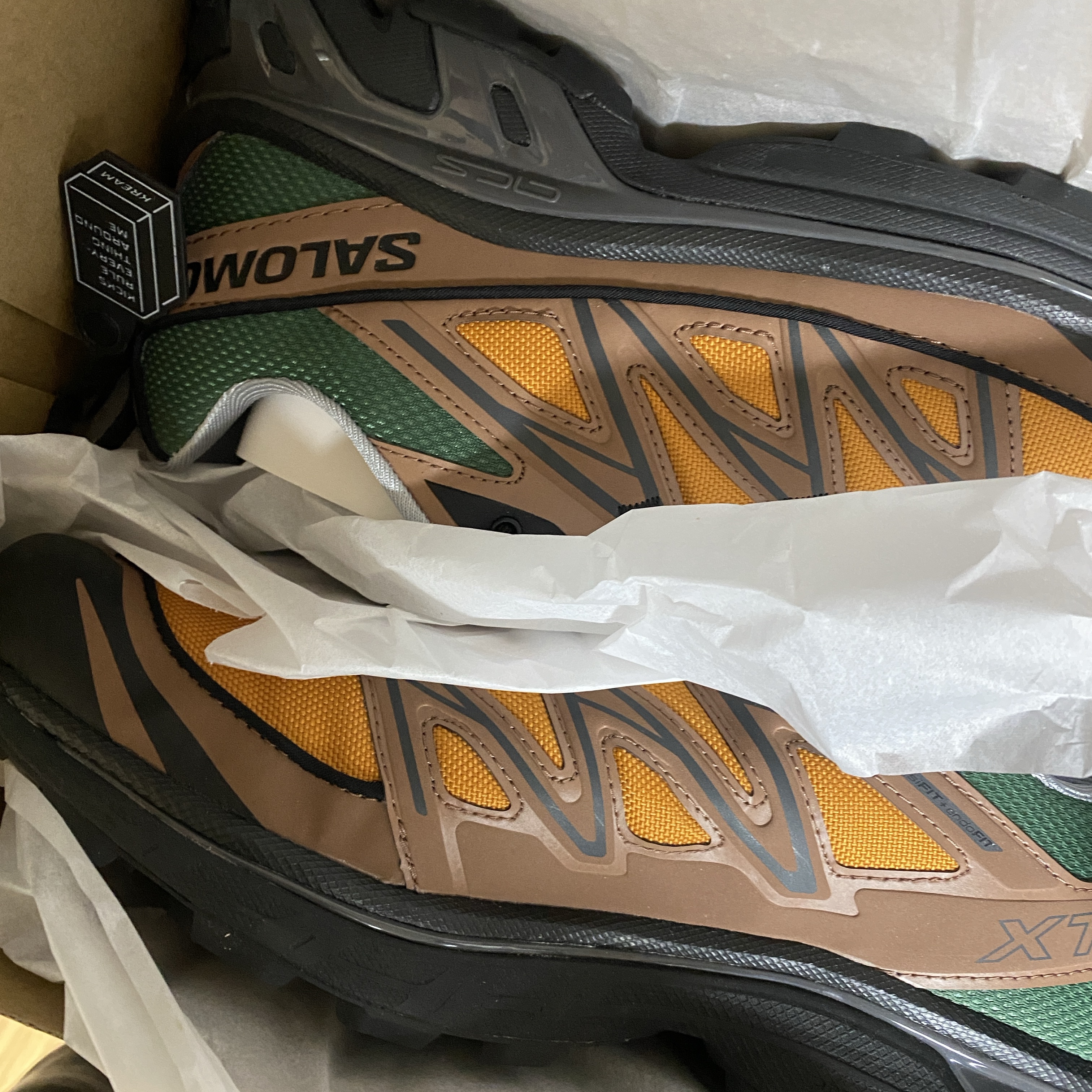 Salomon XT-6 Expanse 75th Anniversary Golden Oak Acorn 착용 스타일 - 1