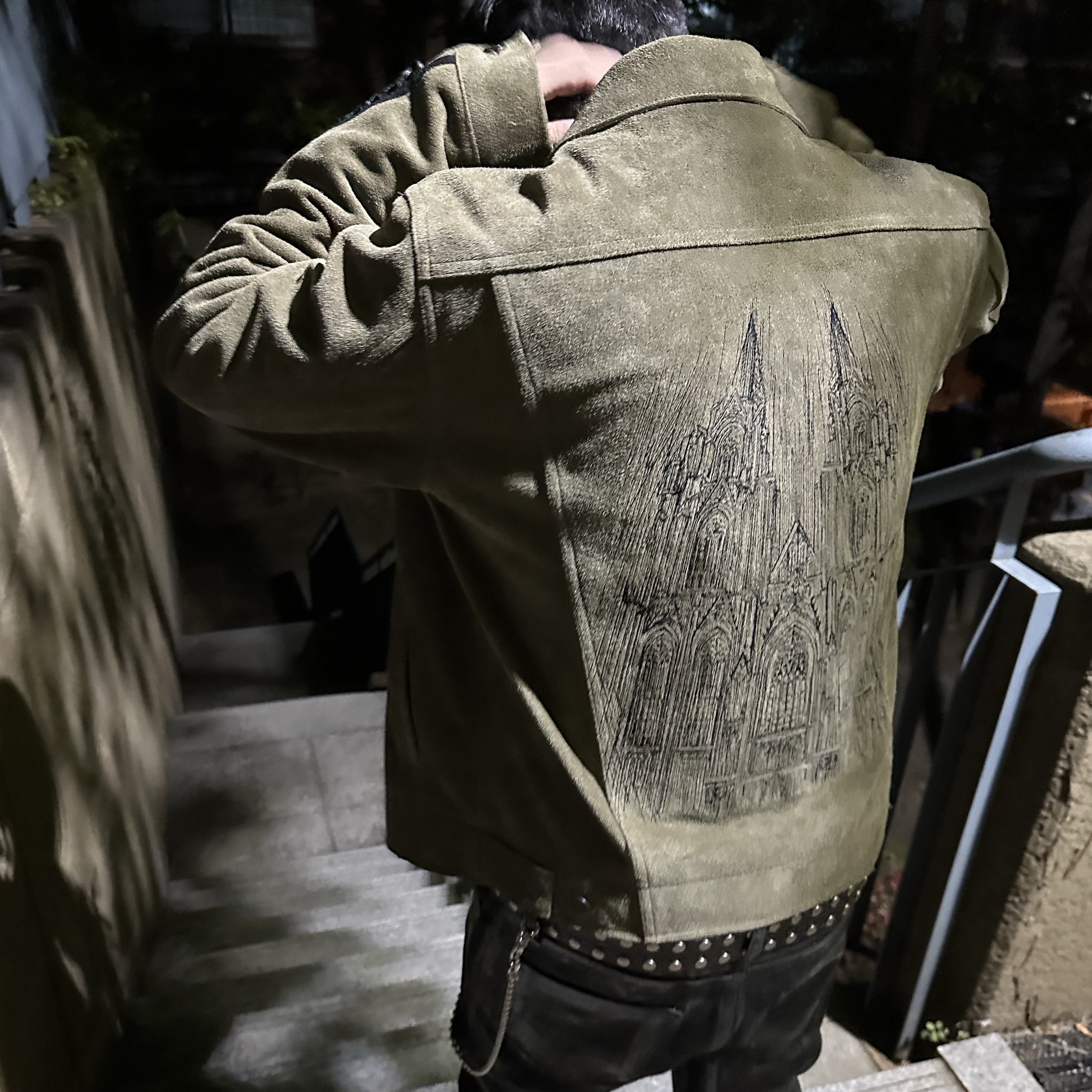 Rick Owens Suede Vintage Sneakers Dust, Undermycar Glacial Velvetin Flared Jeans Ivory - 24FW 착용 스타일 - 3