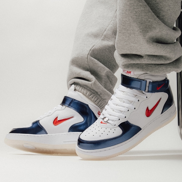 Nike Air Force 1 Mid QS University Red and Midnight Navy, Nike Air Force 1 Mid '07 White 착용 스타일
