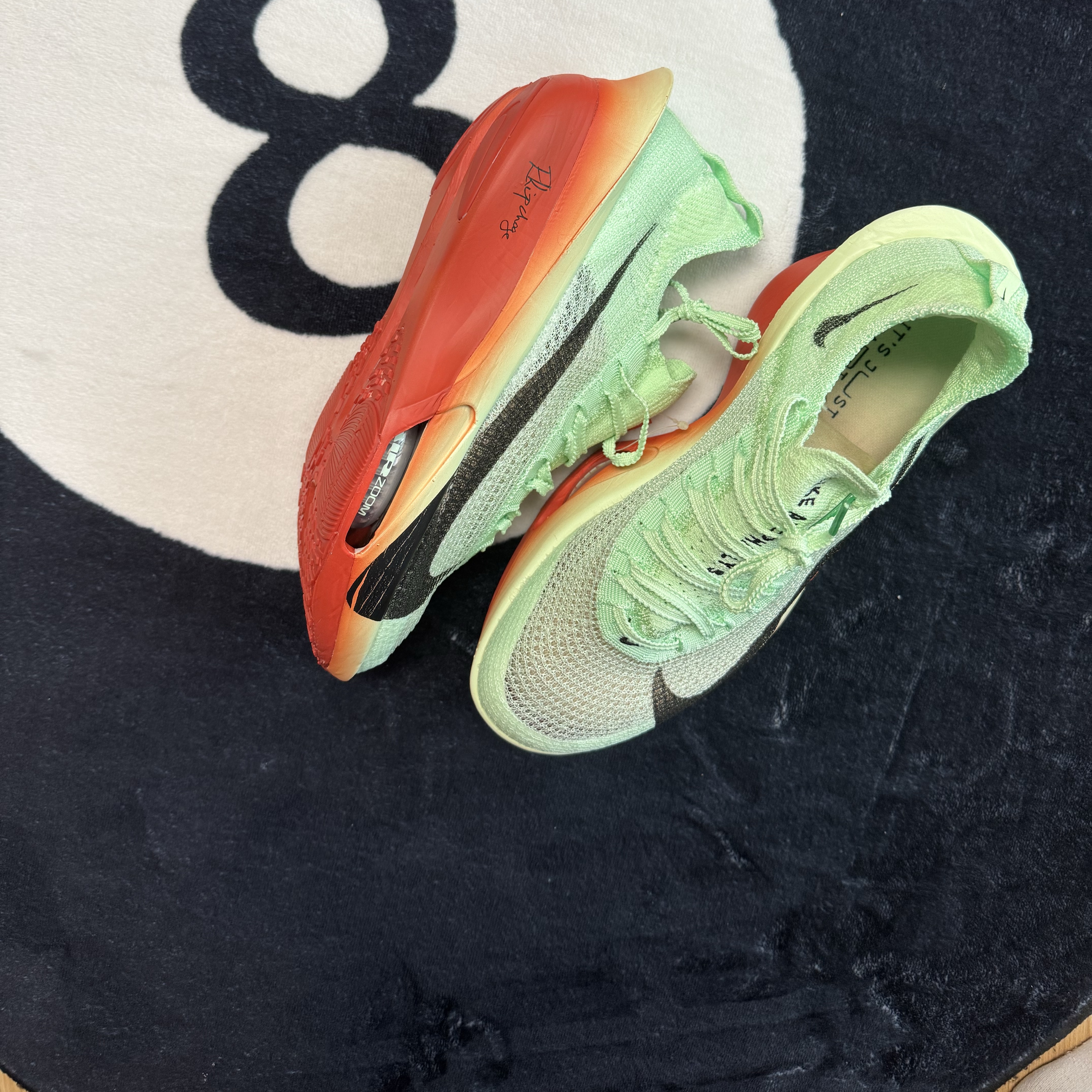 Nike Air Zoom Alphafly Next% 3 Eliud Kipchoge, Nike Air Zoom Alphafly Next% 3 Hyper Pink 착용 스타일 - 1