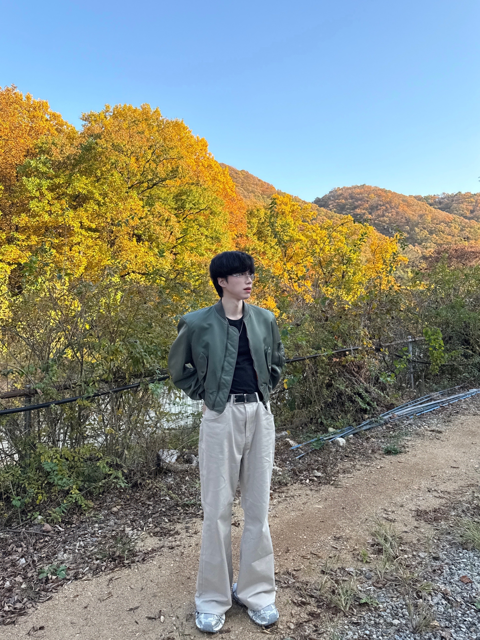 Balenciaga Bomber Dark Green, Balenciaga 3XL Sneakers Light Beige 착용 스타일 - 5