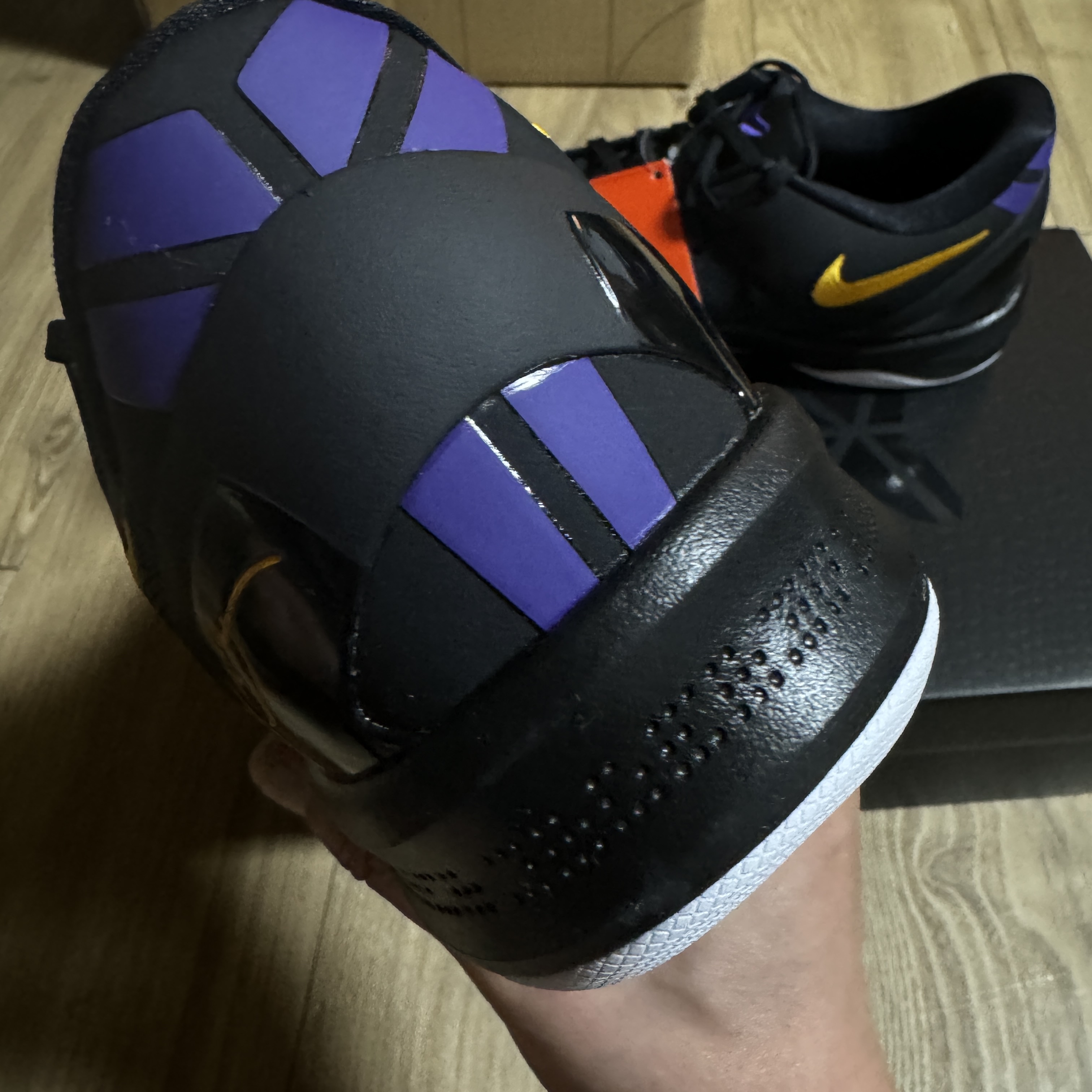 Nike Kobe 8 Protro Black and University Gold 착용 스타일 - 6