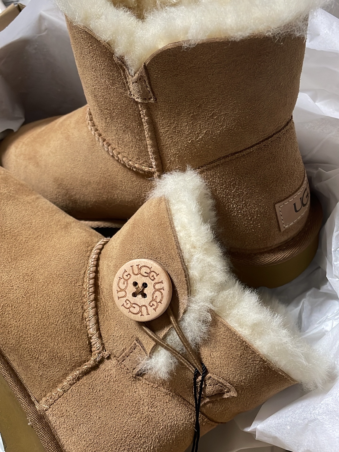 (W) UGG Mini Bailey Button II Boots Chestnut 착용 스타일