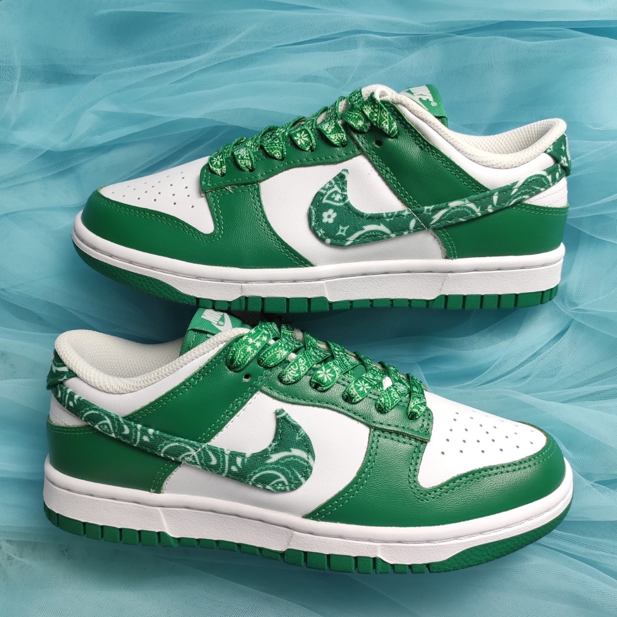 (W) Nike Dunk Low Essential Green Paisley 착용 스타일