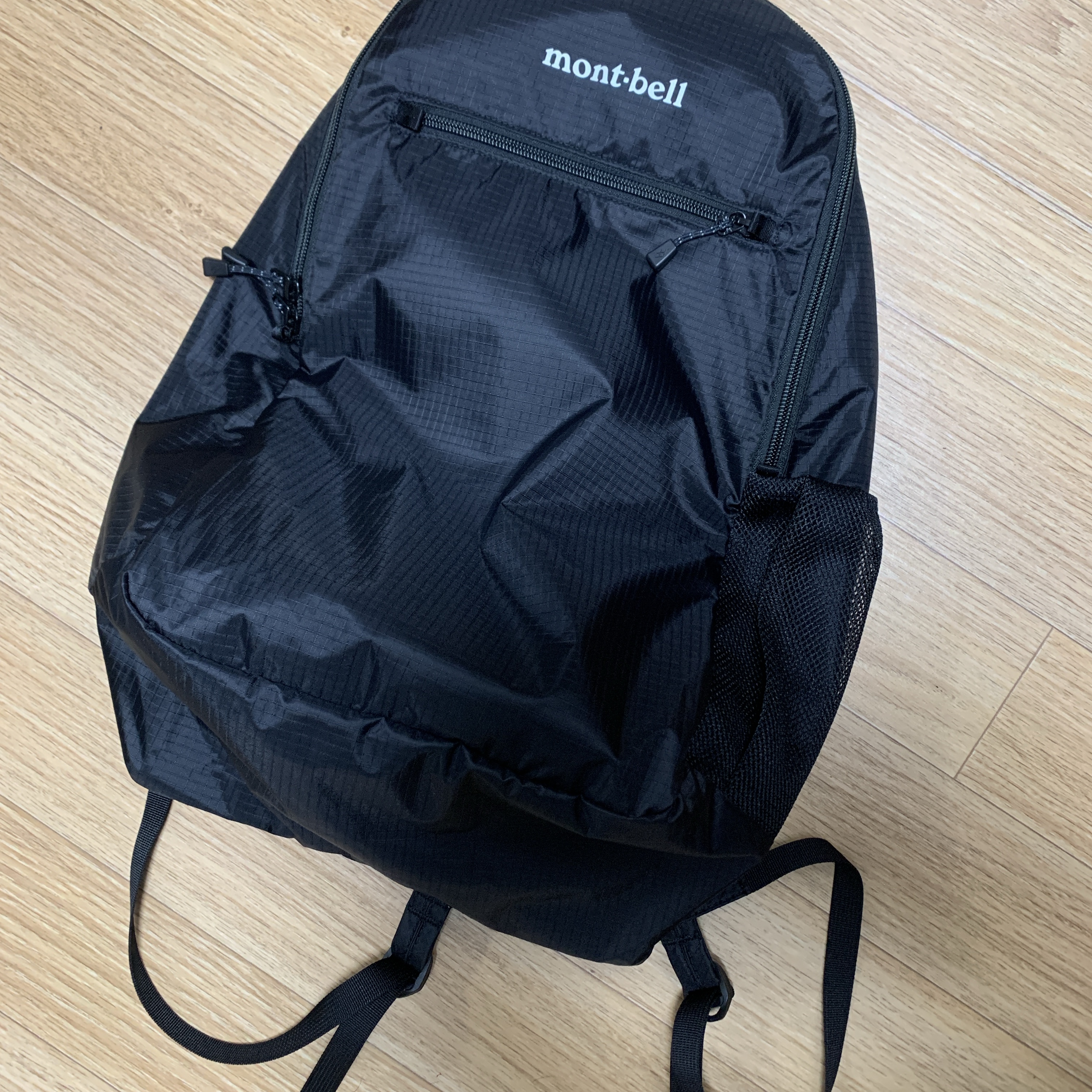 Montbell Pocketable Light Pack 18 Black 착용 스타일