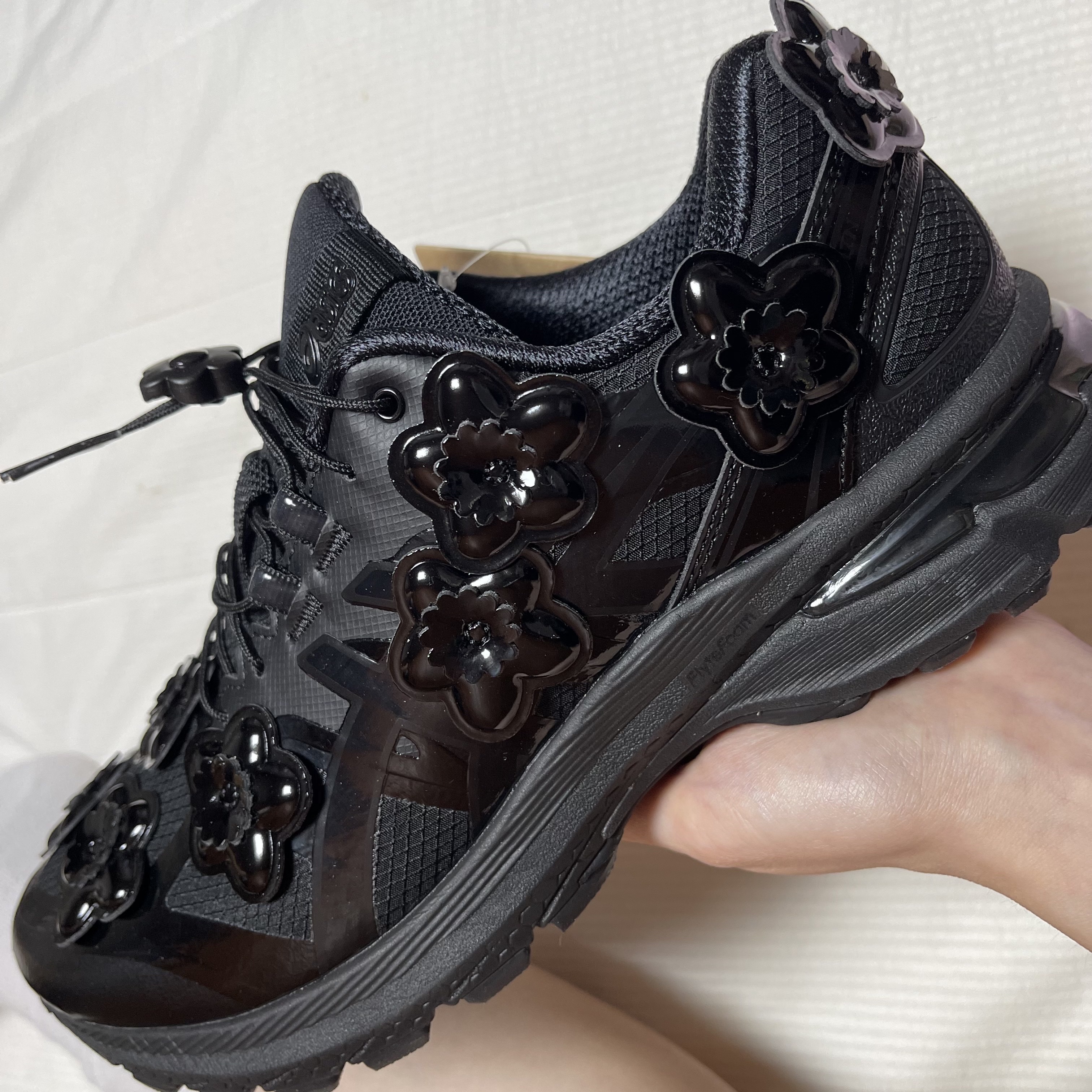 Asics x Cecilie Bahnsen Gel-Terrain Black 착용 스타일 - 4