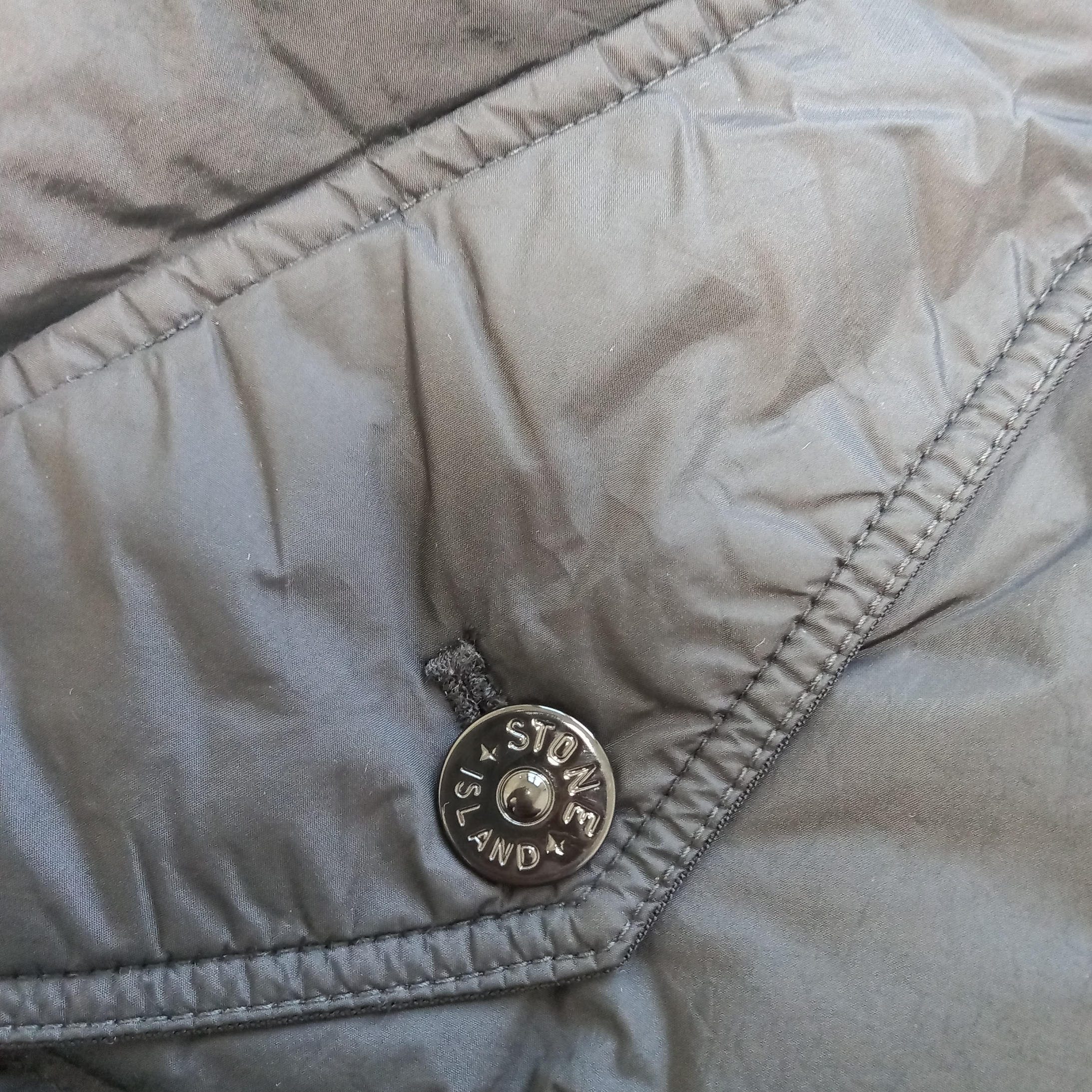Stone Island 40123 Garment Dyed Crinkle Reps R-NY Down Jacket Black - 24FW 착용 스타일 - 8