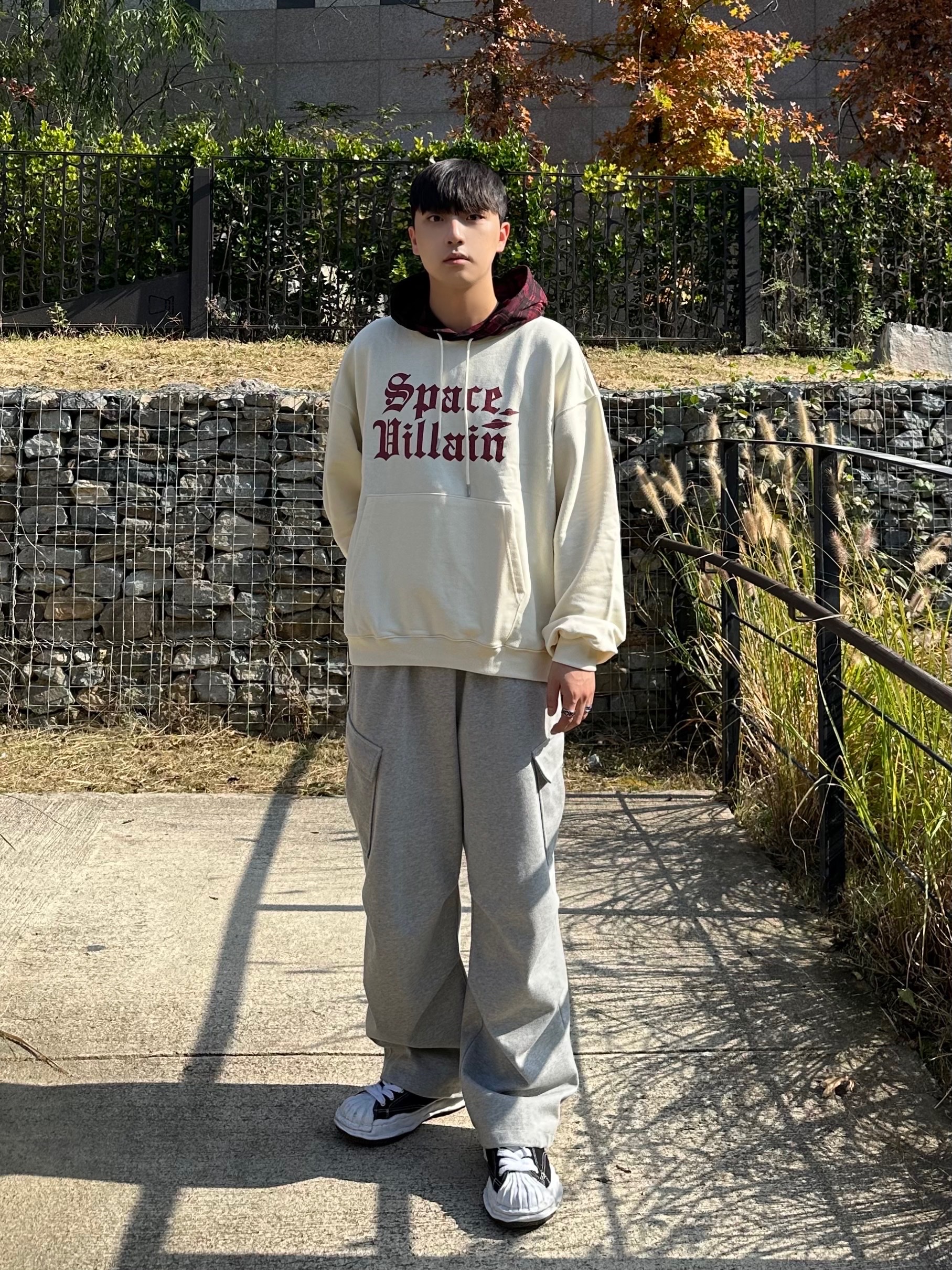 Maison Mihara Yasuhiro Peterson OG Sole Canvas Low Sneakers Black 착용 스타일 - 2