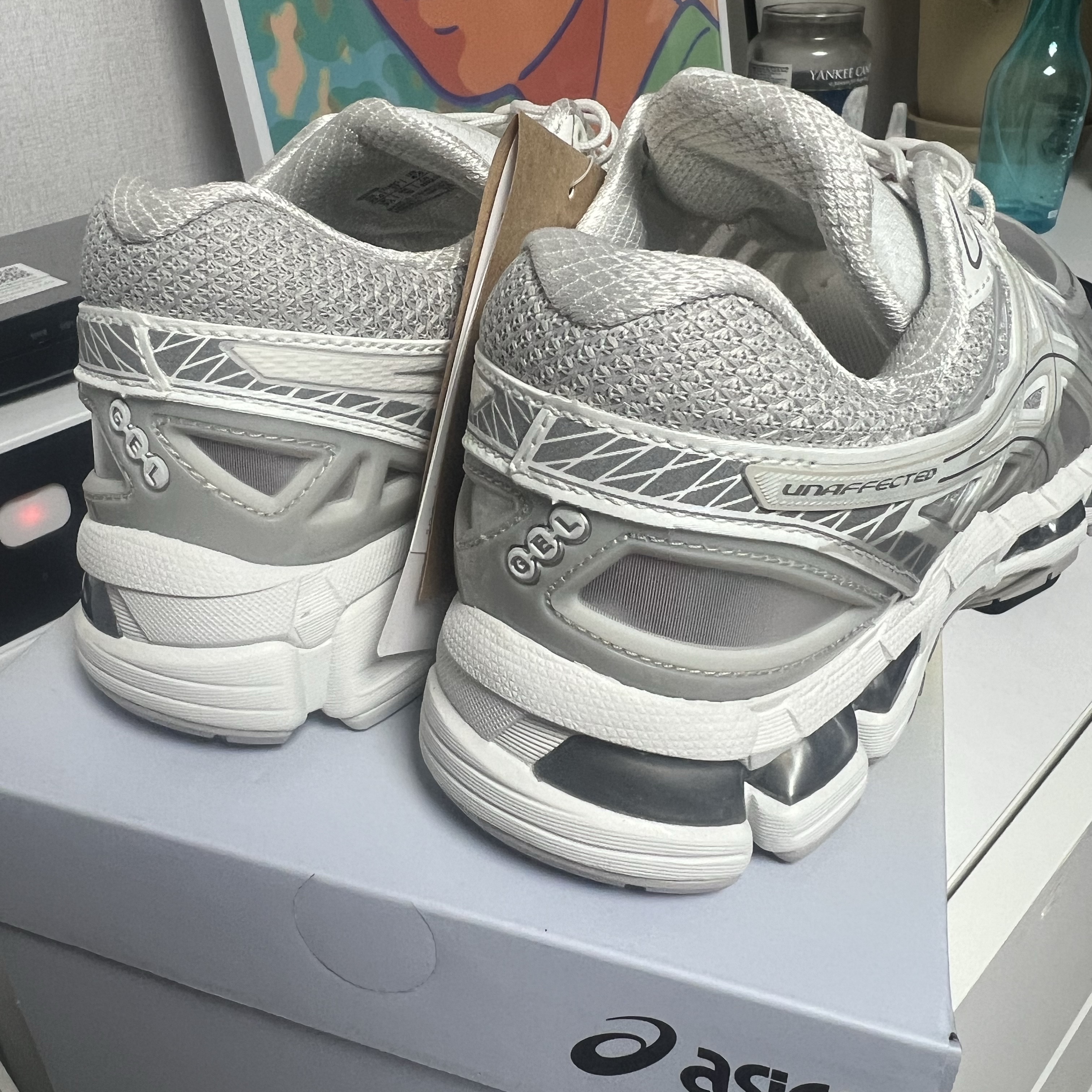 Asics x Unaffected Gel-Kayano 20 Cream Lake Grey 착용 스타일 - 3