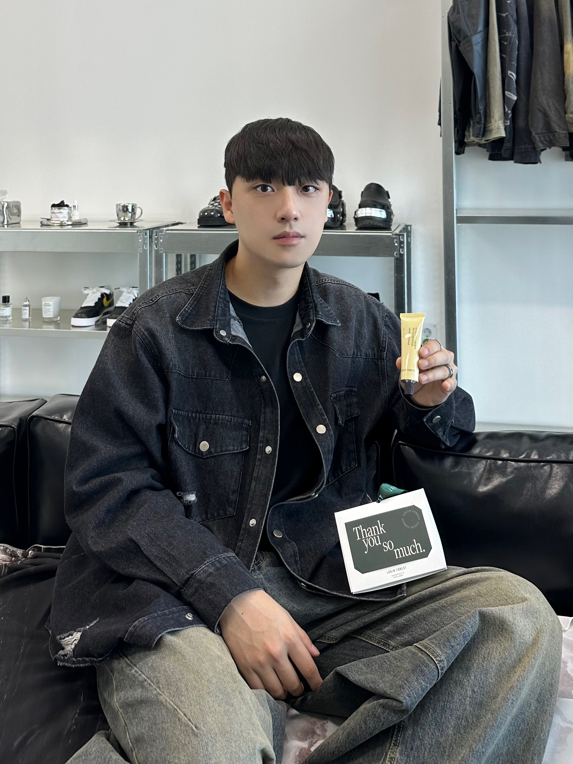 Gucci Interlocking G Ring Black Silver 착용 스타일
