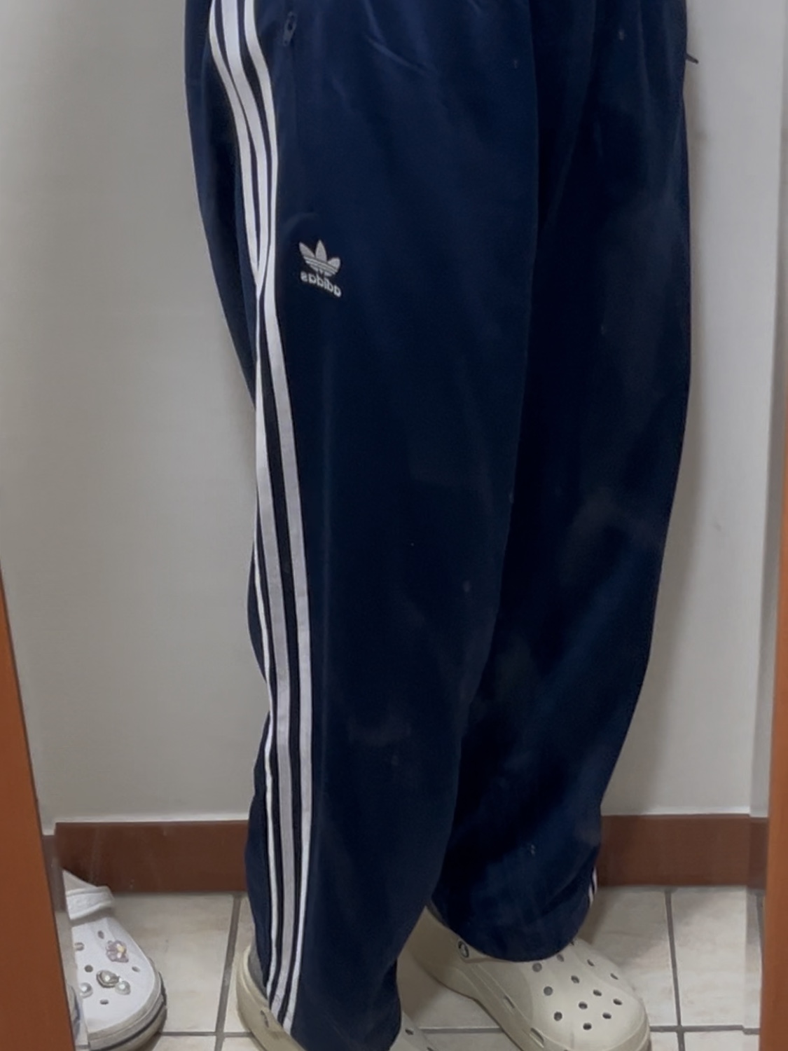Adidas Adicolor Classics Firebird Track Pants Night Indigo - US Sizing, Adidas Adicolor Classics Firebird Track Pants Night Indigo - KR Sizing 착용 스타일 - 3