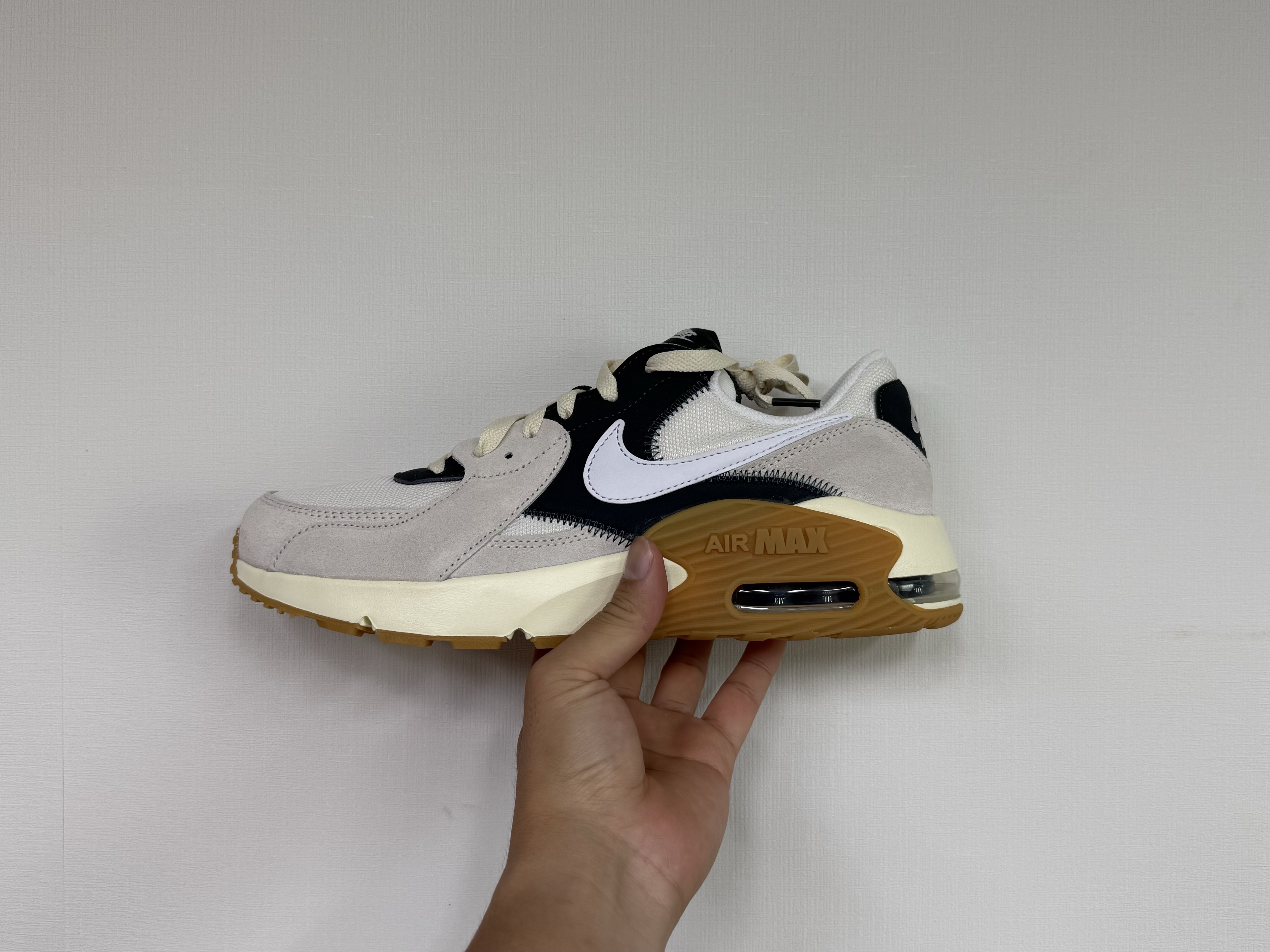 Nike Air Max Excee Light Orewood Brown Deep Jungle 착용 스타일