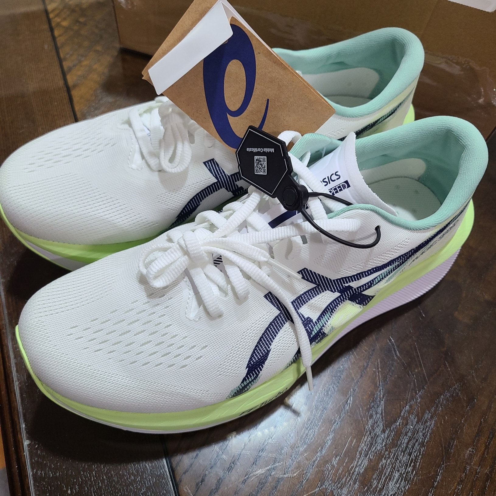 Asics Magic Speed 4 White Blue Expanse 착용 스타일 - 2