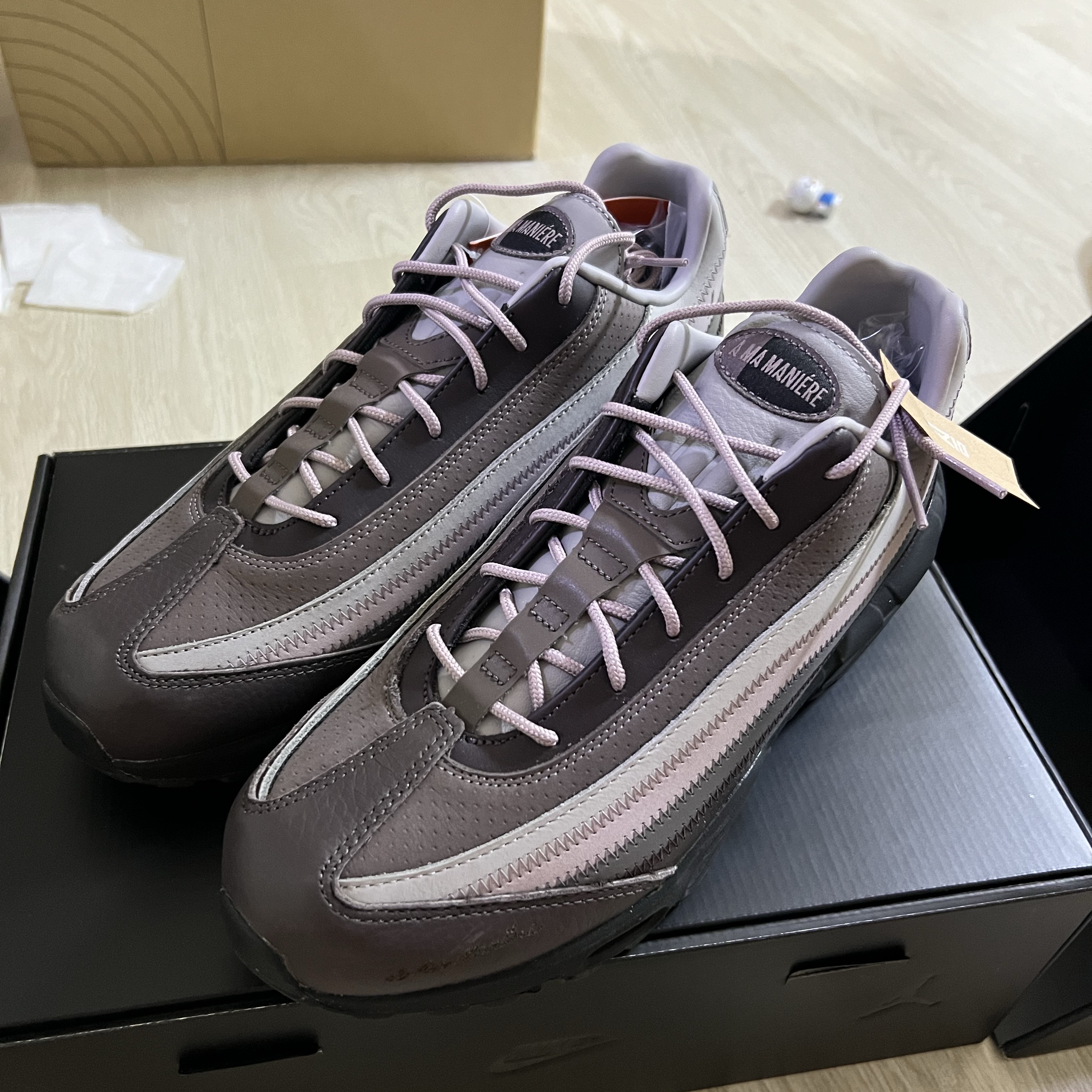 Nike x A Ma Maniere Air Max 95 W.Y.W.S. 착용 스타일