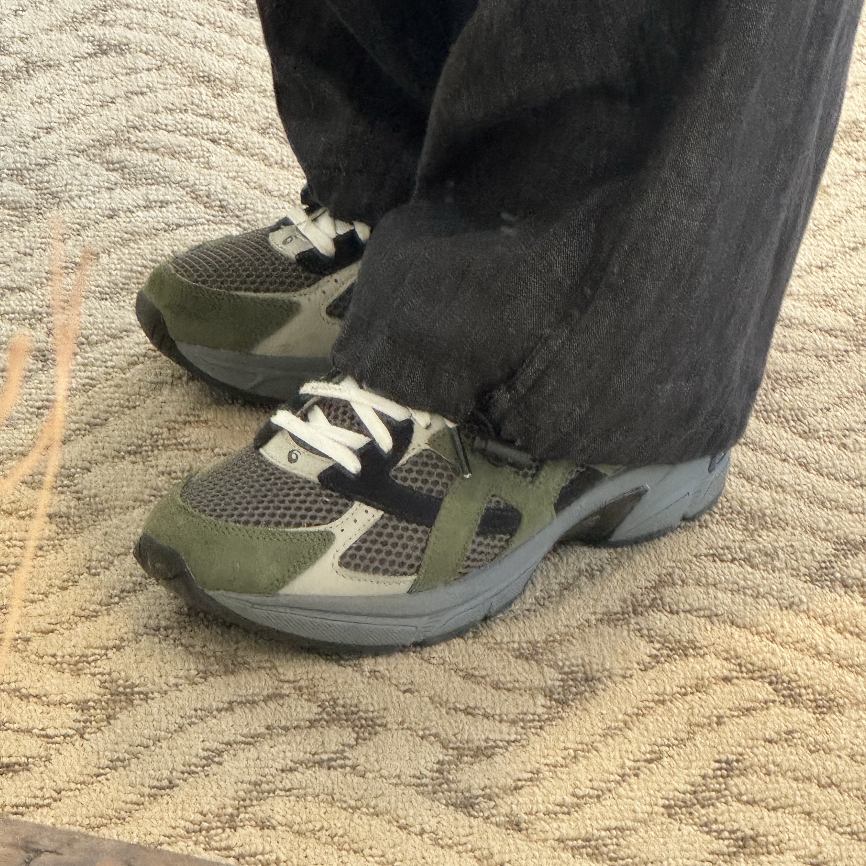 Asics Gel-1130 SMU Olive Canvas Smog Green 착용 스타일 - 2