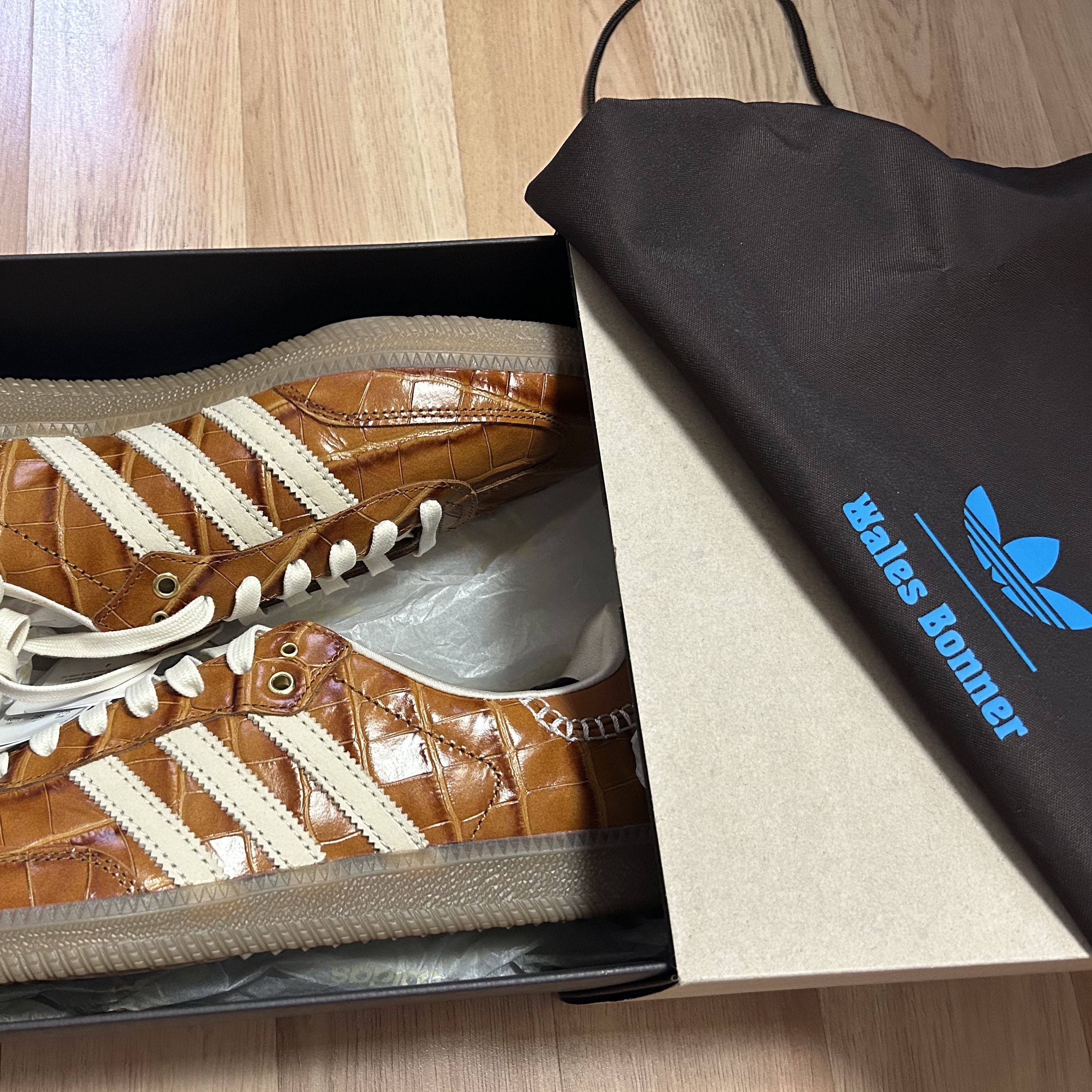 Adidas x Wales Bonner Samba Brown White 착용 스타일 - 4