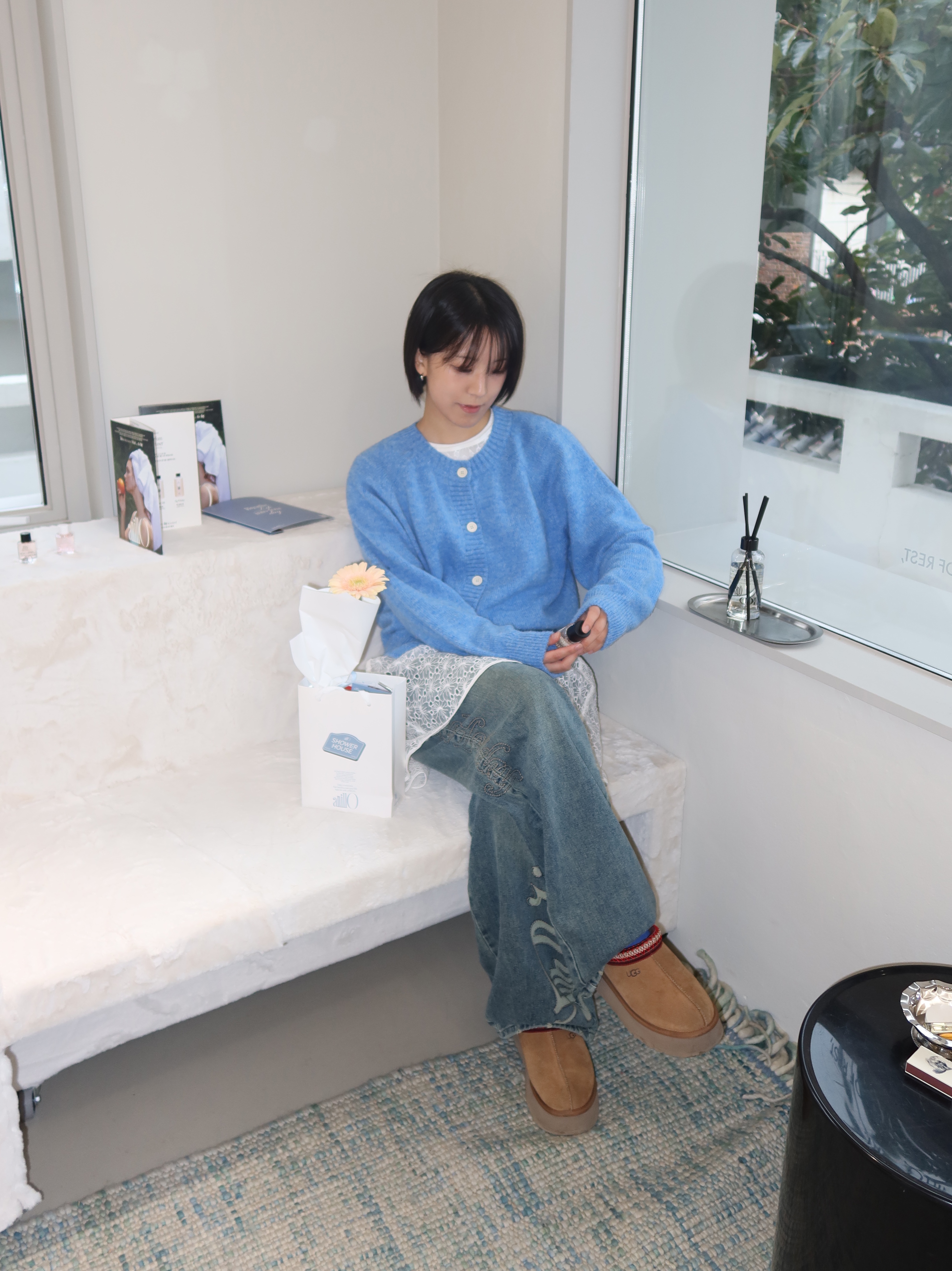 (W) UGG Tazz Slipper Chestnut 착용 스타일