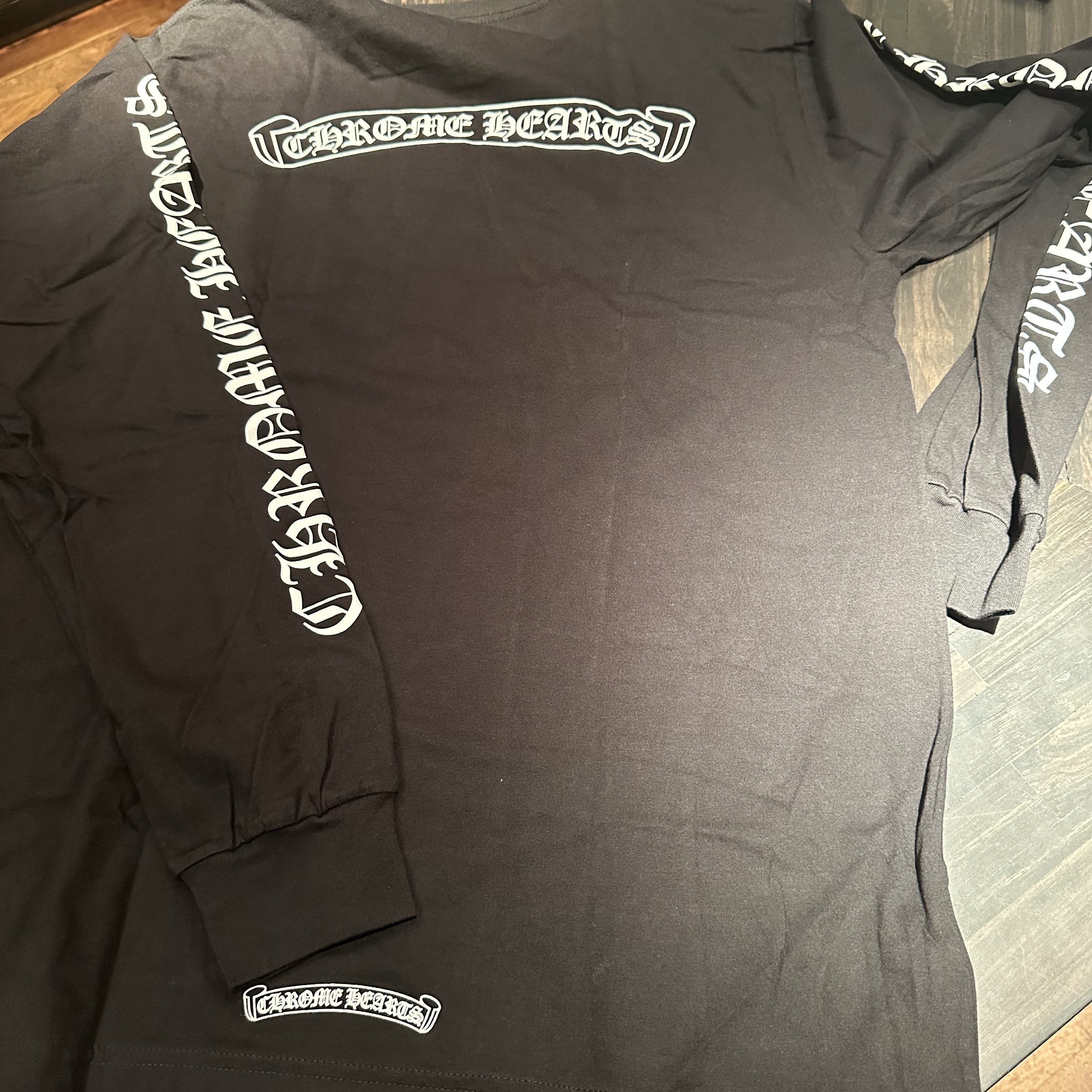 Chrome Hearts Scroll Fuck you Logo LS T-Shirt Black 착용 스타일 - 2