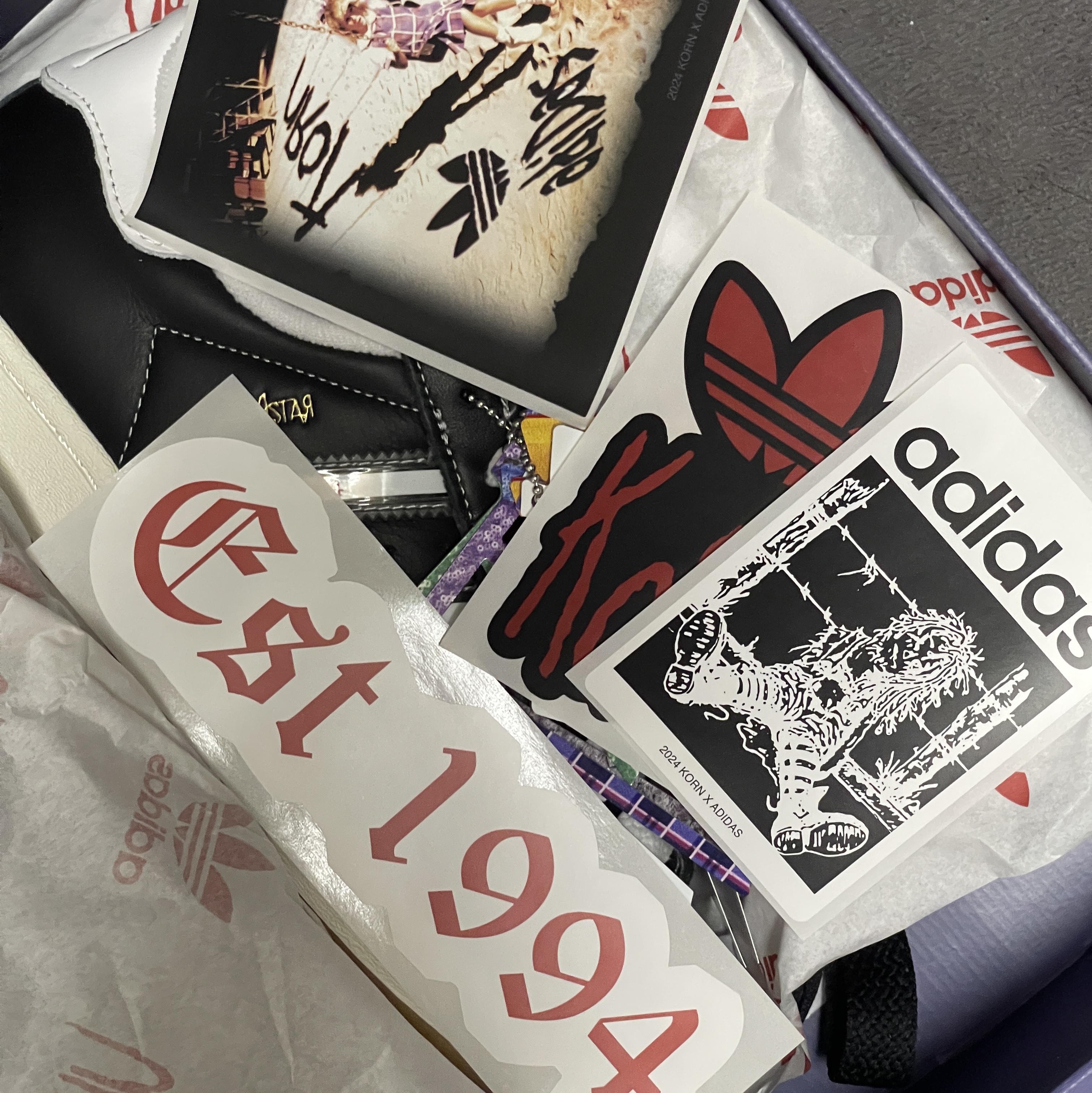 Adidas x KoRn Superstar 30th Anniversary Core Black Translucent 착용 스타일 - 1