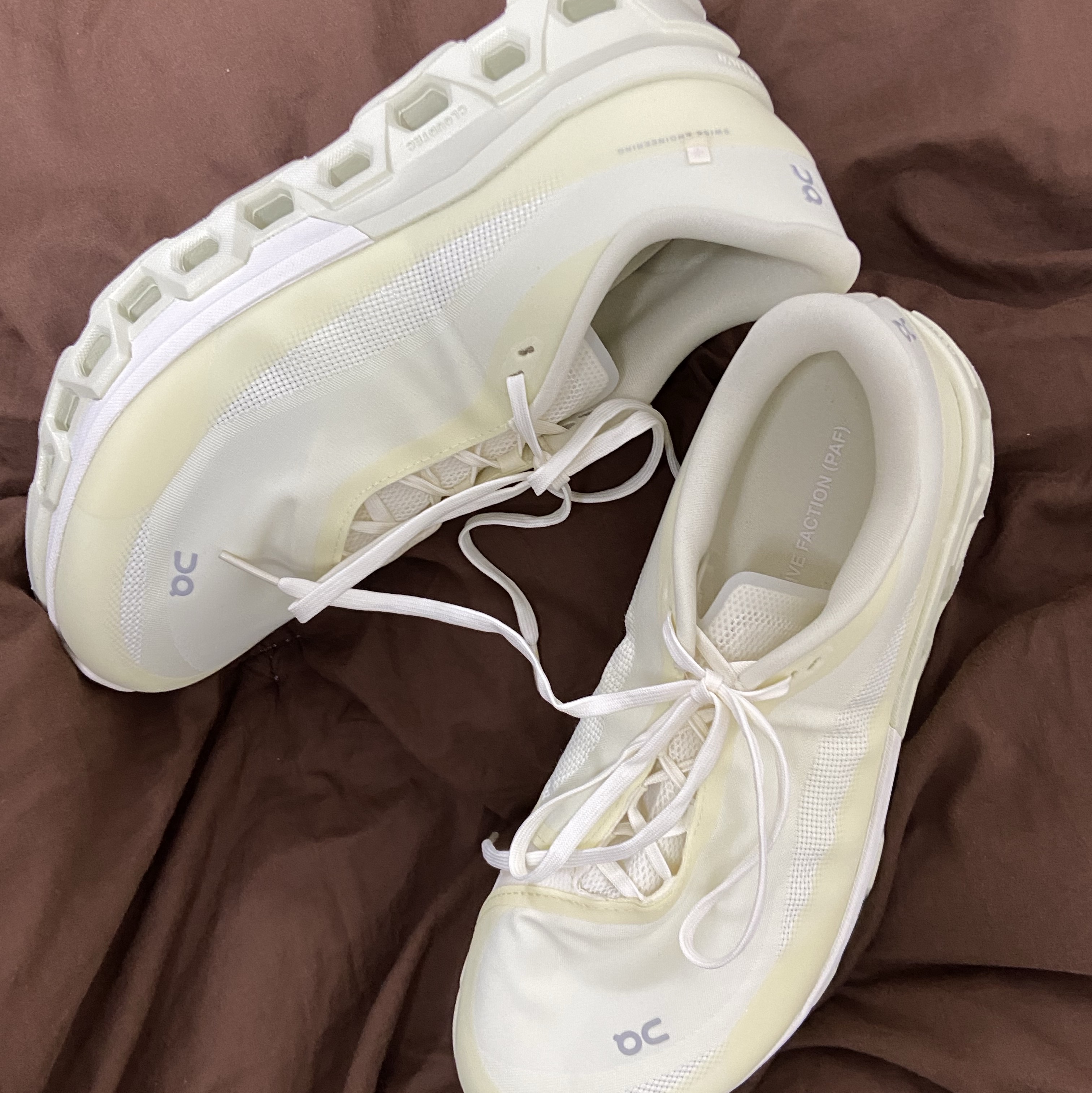 On Running x Post Archive Faction (Paf) Cloudmonster 2 Seedling White 착용 스타일