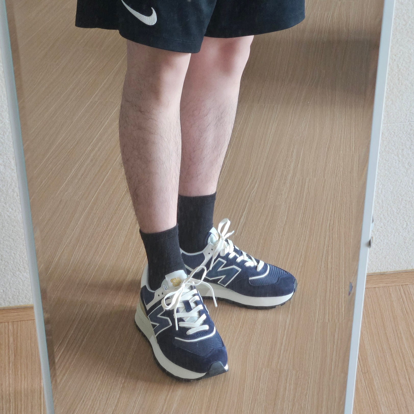 New Balance 574 Legacy Navy 착용 스타일