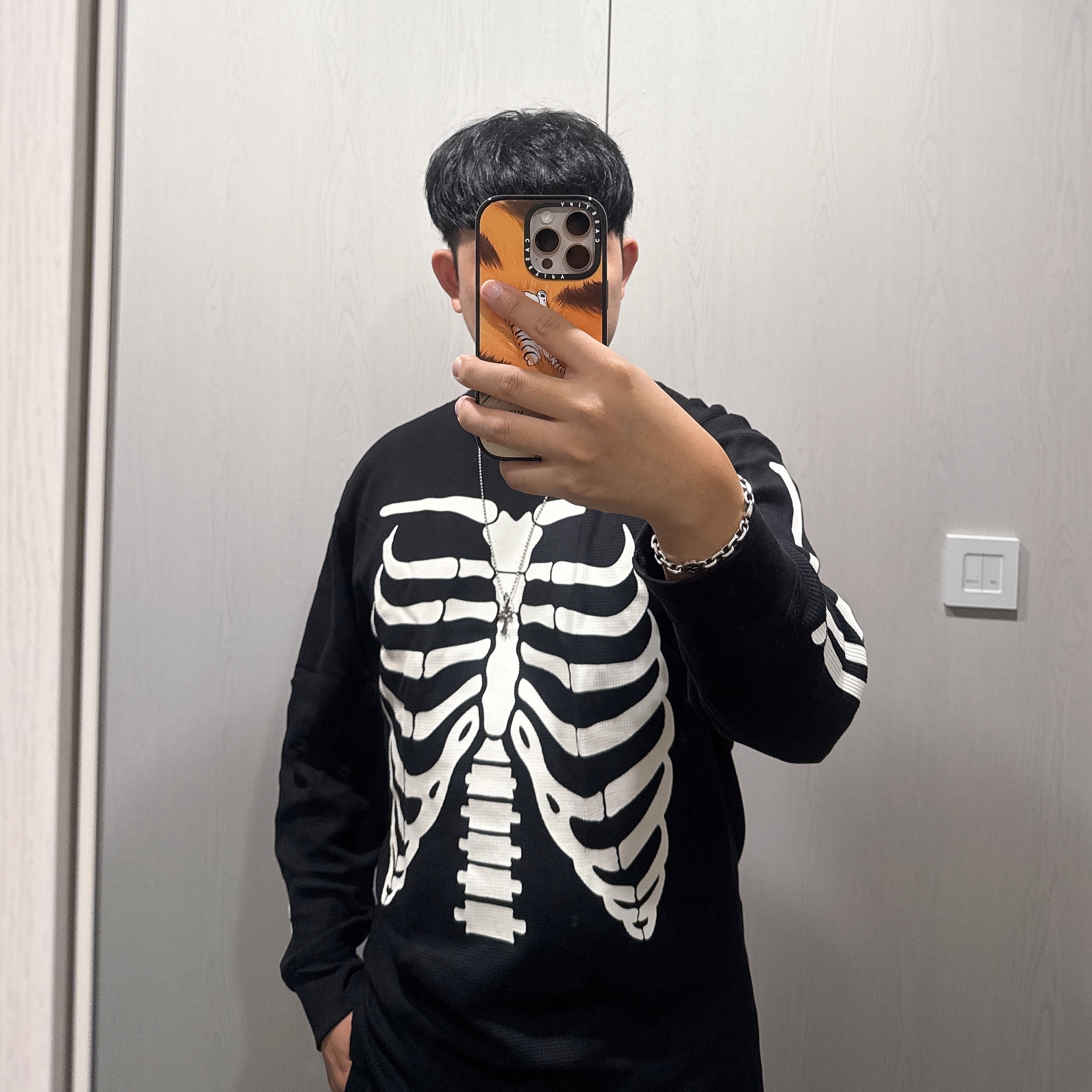 Supreme Hanes Bones Thermal Crew Black (1 Pack) 착용 스타일