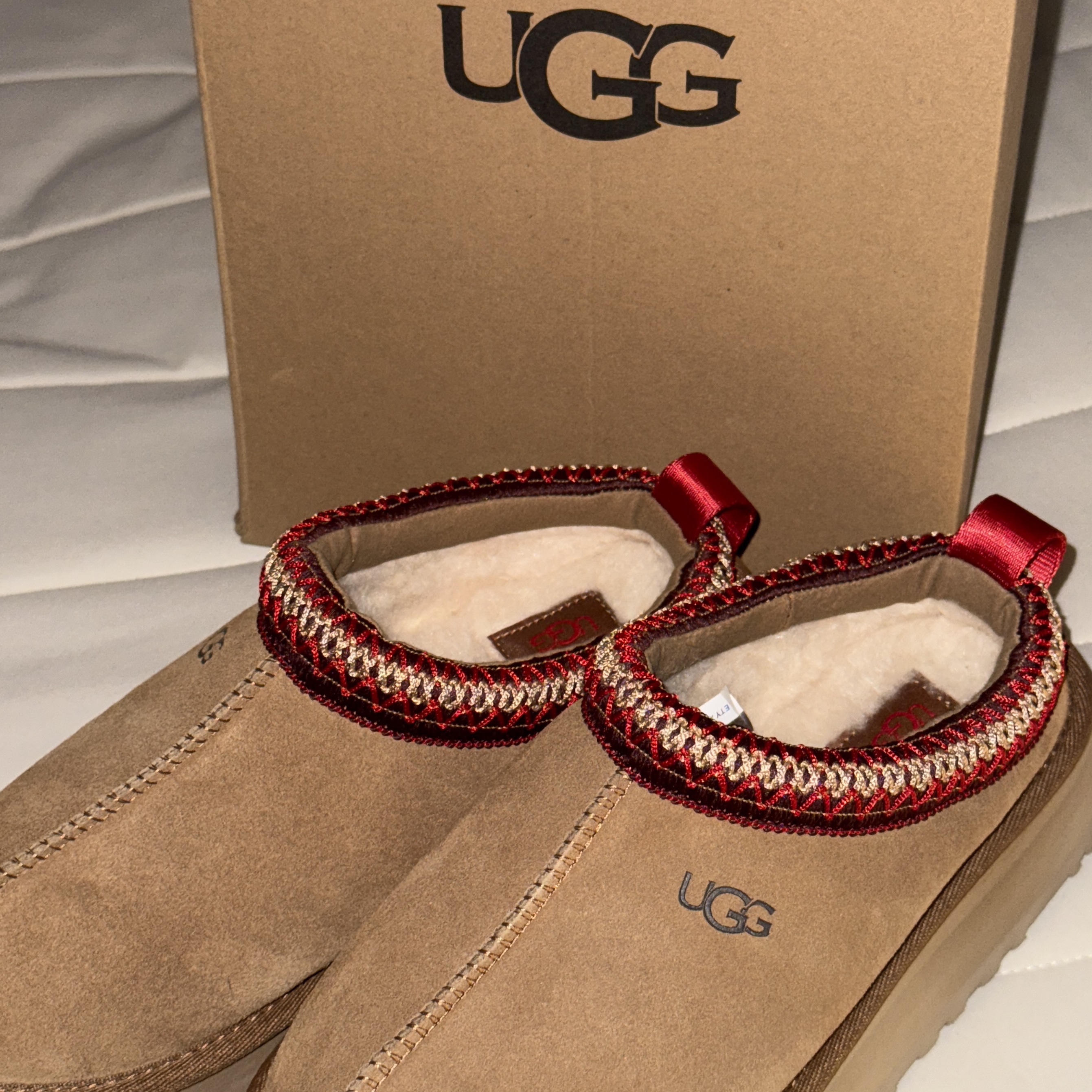 (W) UGG Tazz Slipper Chestnut 착용 스타일